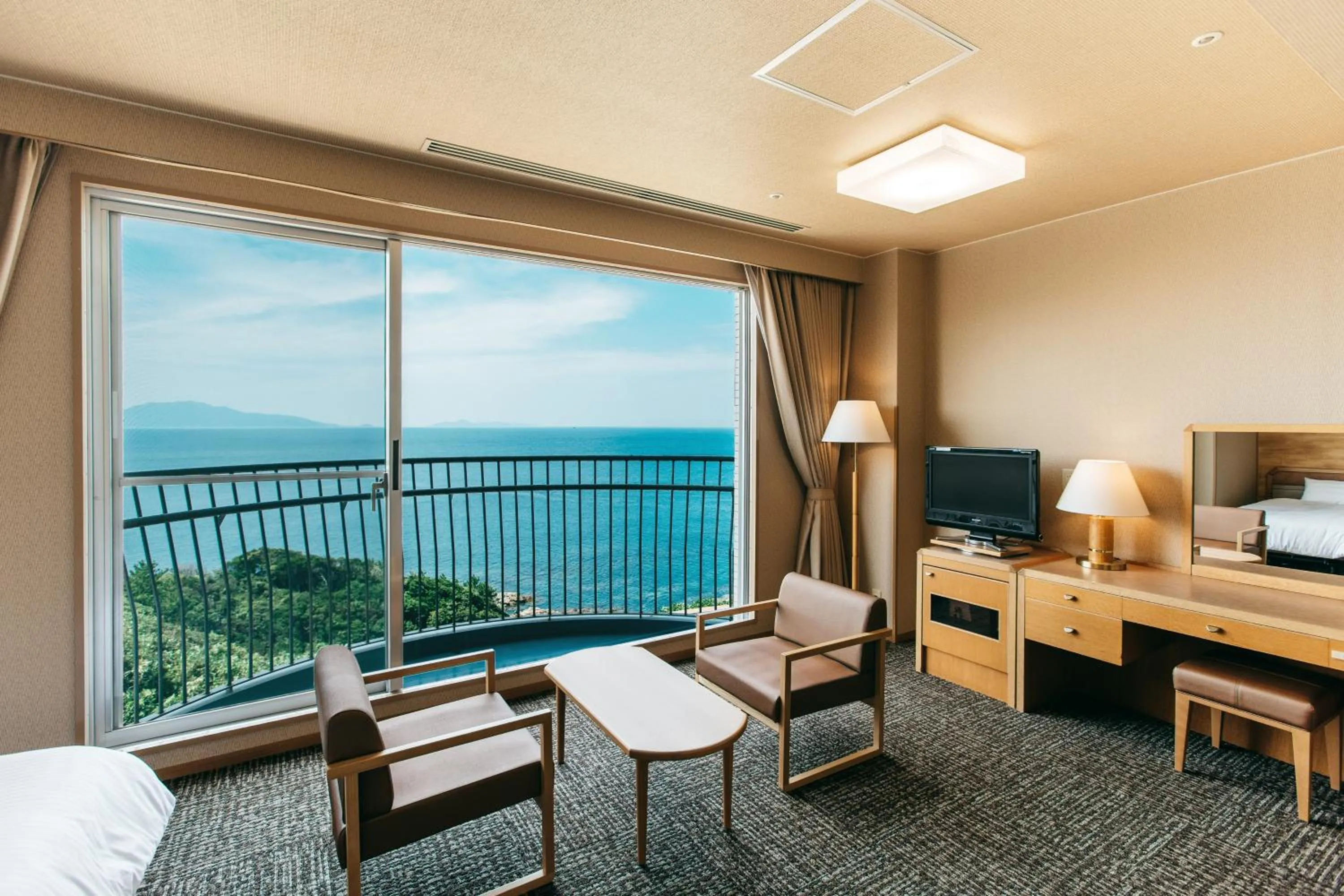 Photo of the whole room, Bed in KAMENOI HOTEL Genkainada