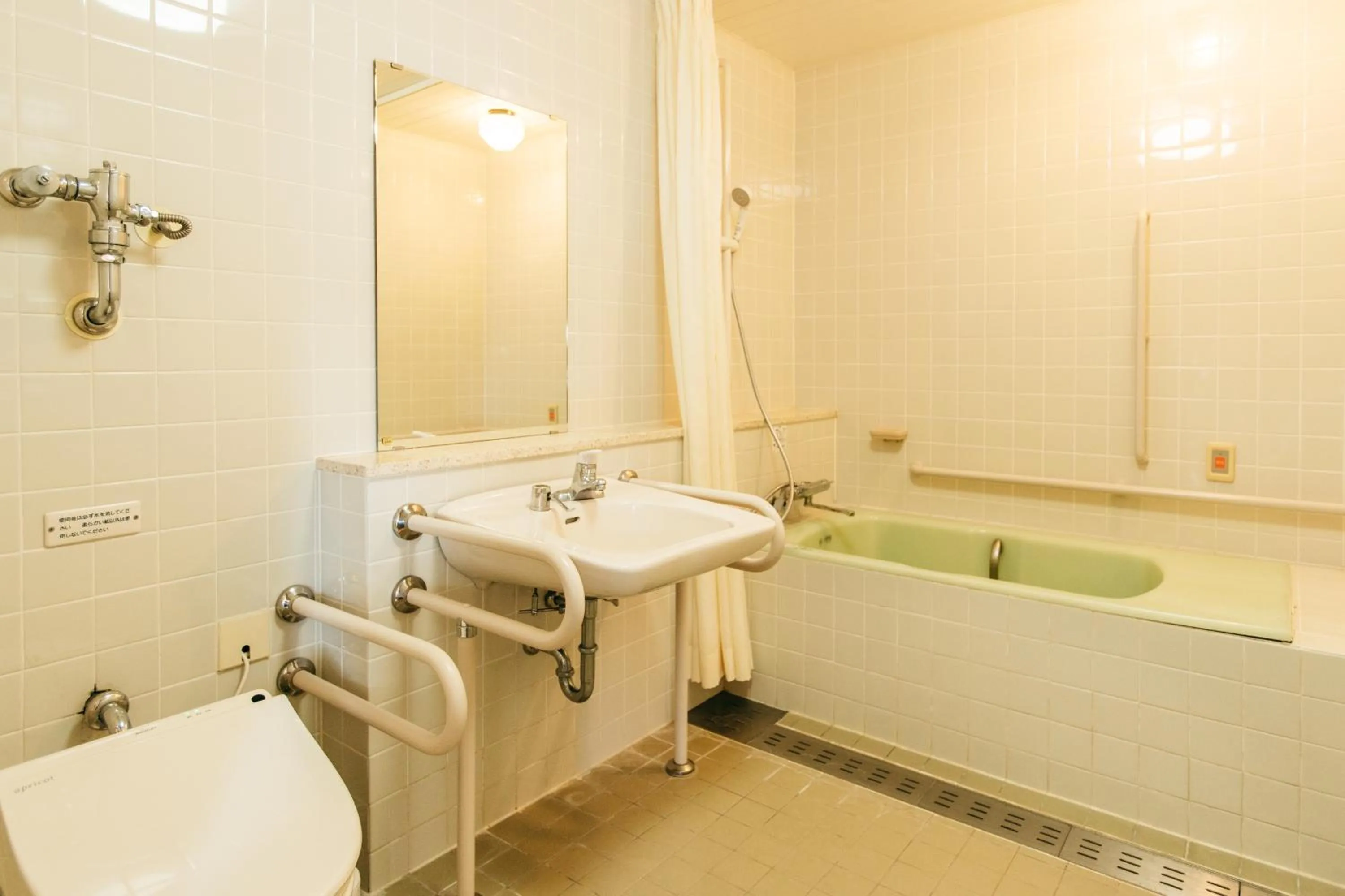 Accessible room with Private Bathroom and Ocean View - Non-Smoking in KAMENOI HOTEL Genkainada