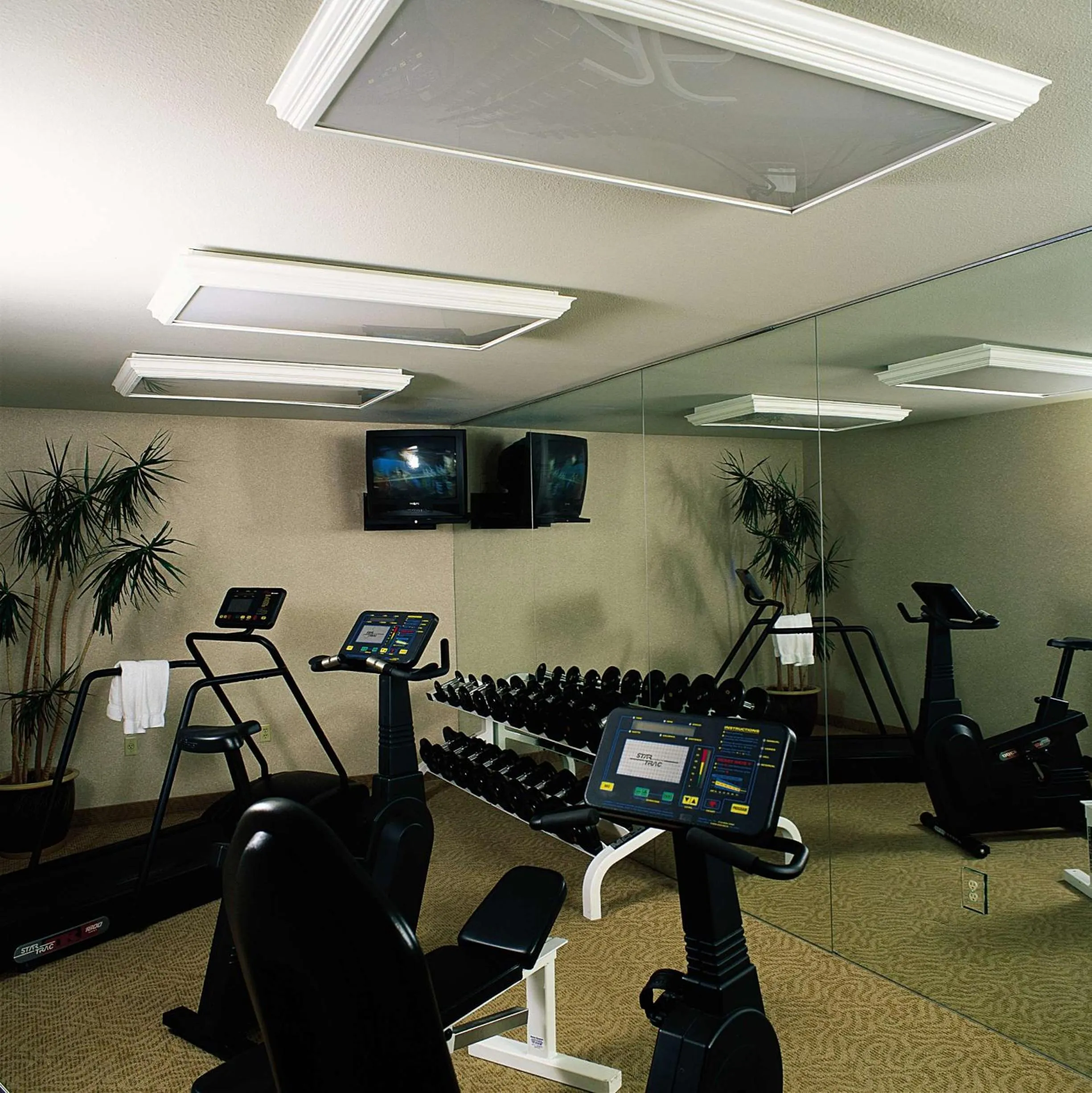 Fitness centre/facilities in Safari Inn, a Coast Hotel