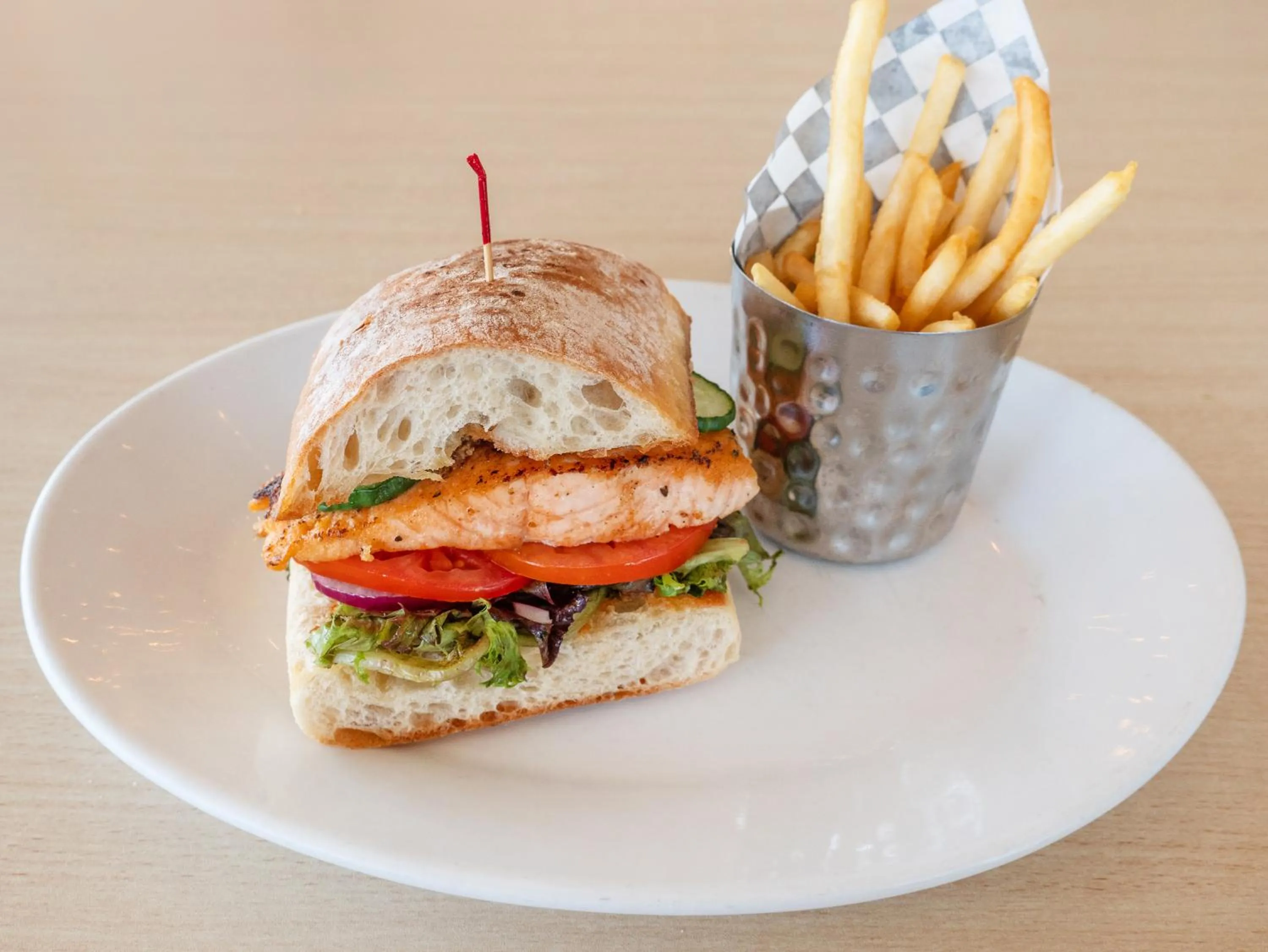 Restaurant/places to eat in Safari Inn, a Coast Hotel