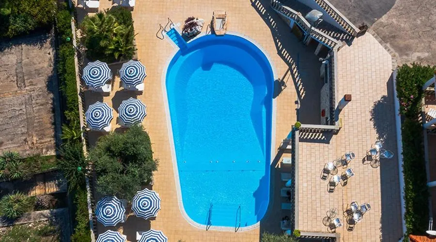 Swimming pool in Residence Il Falco