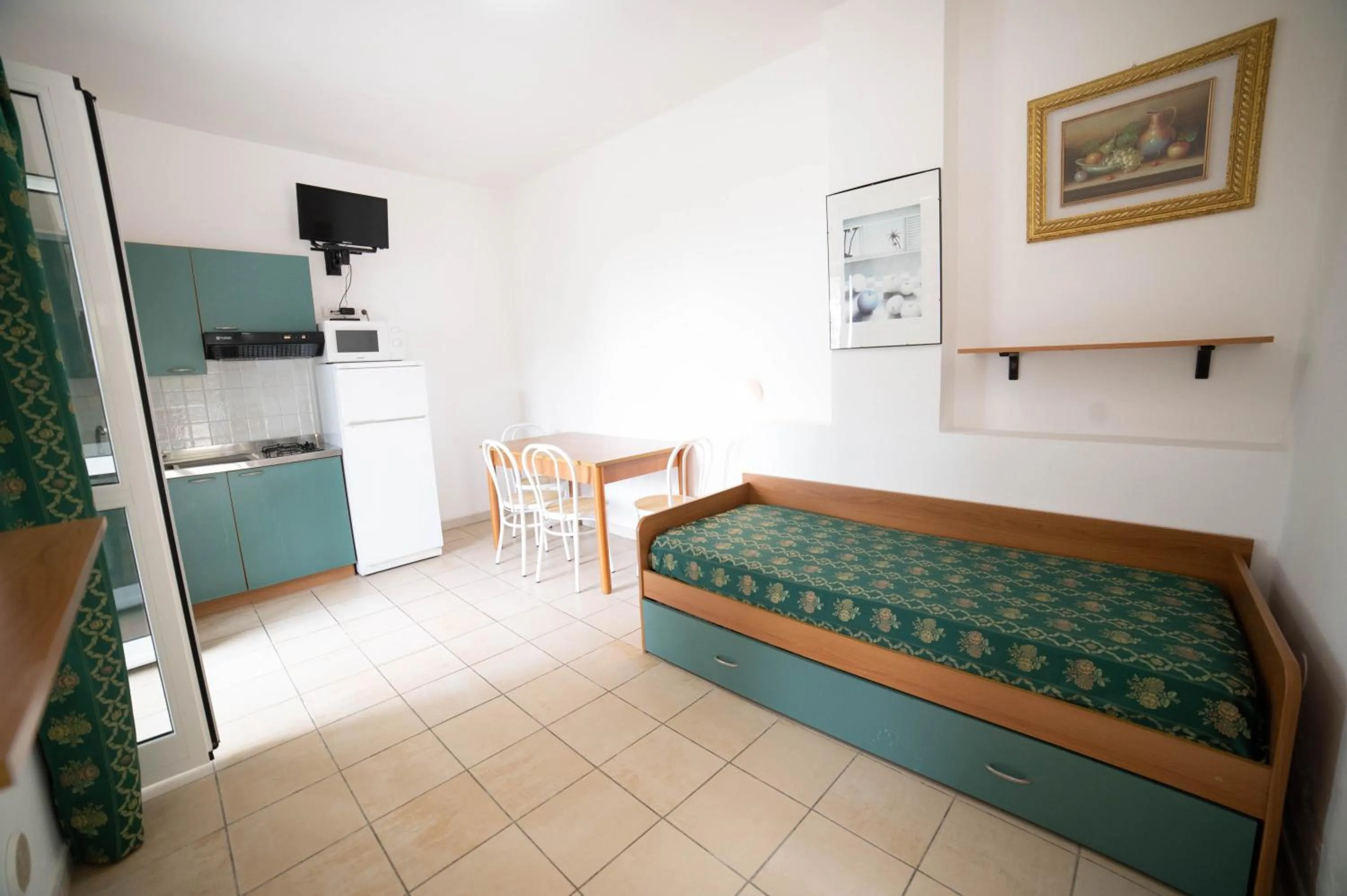 Photo of the whole room, Bed in Residence Il Falco