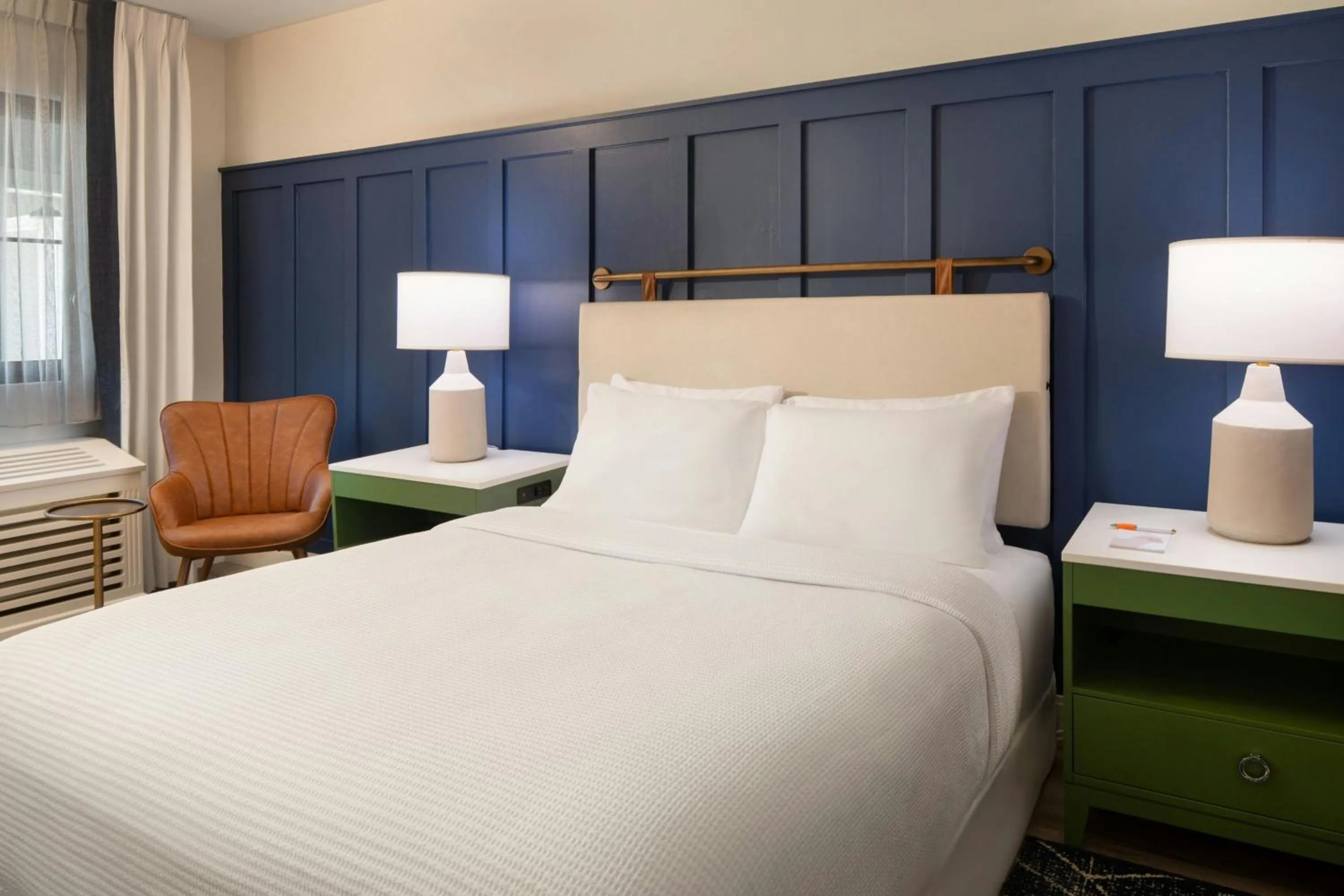 Photo of the whole room, Bed in Tiller House, Laguna Hills, a Tribute Portfolio Hotel