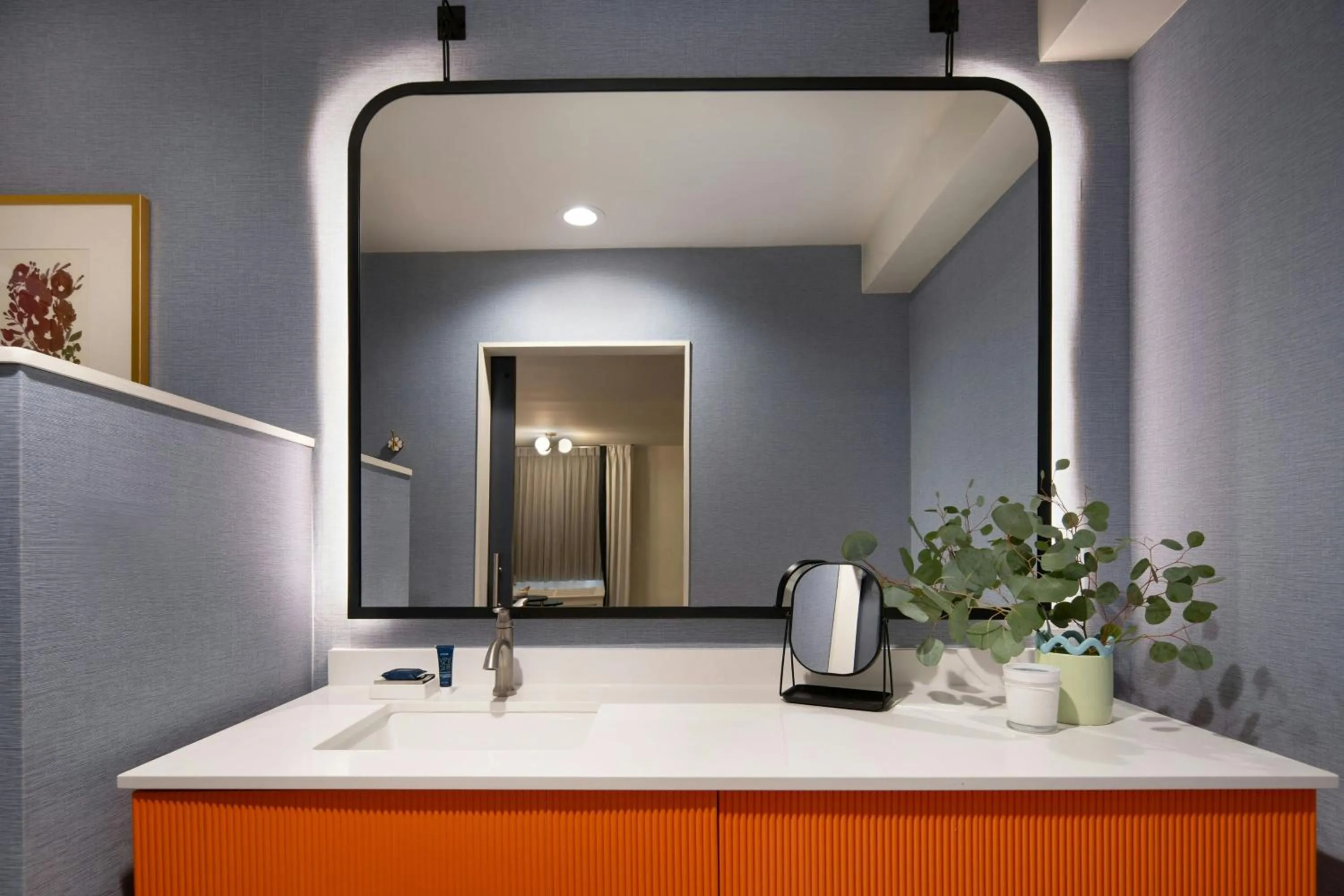 Bathroom in Tiller House, Laguna Hills, a Tribute Portfolio Hotel