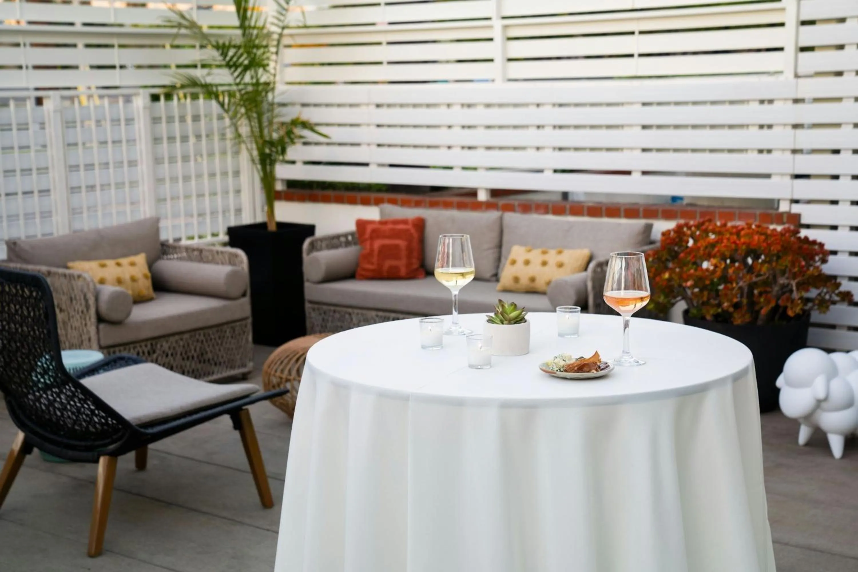 Swimming pool in Tiller House, Laguna Hills, a Tribute Portfolio Hotel