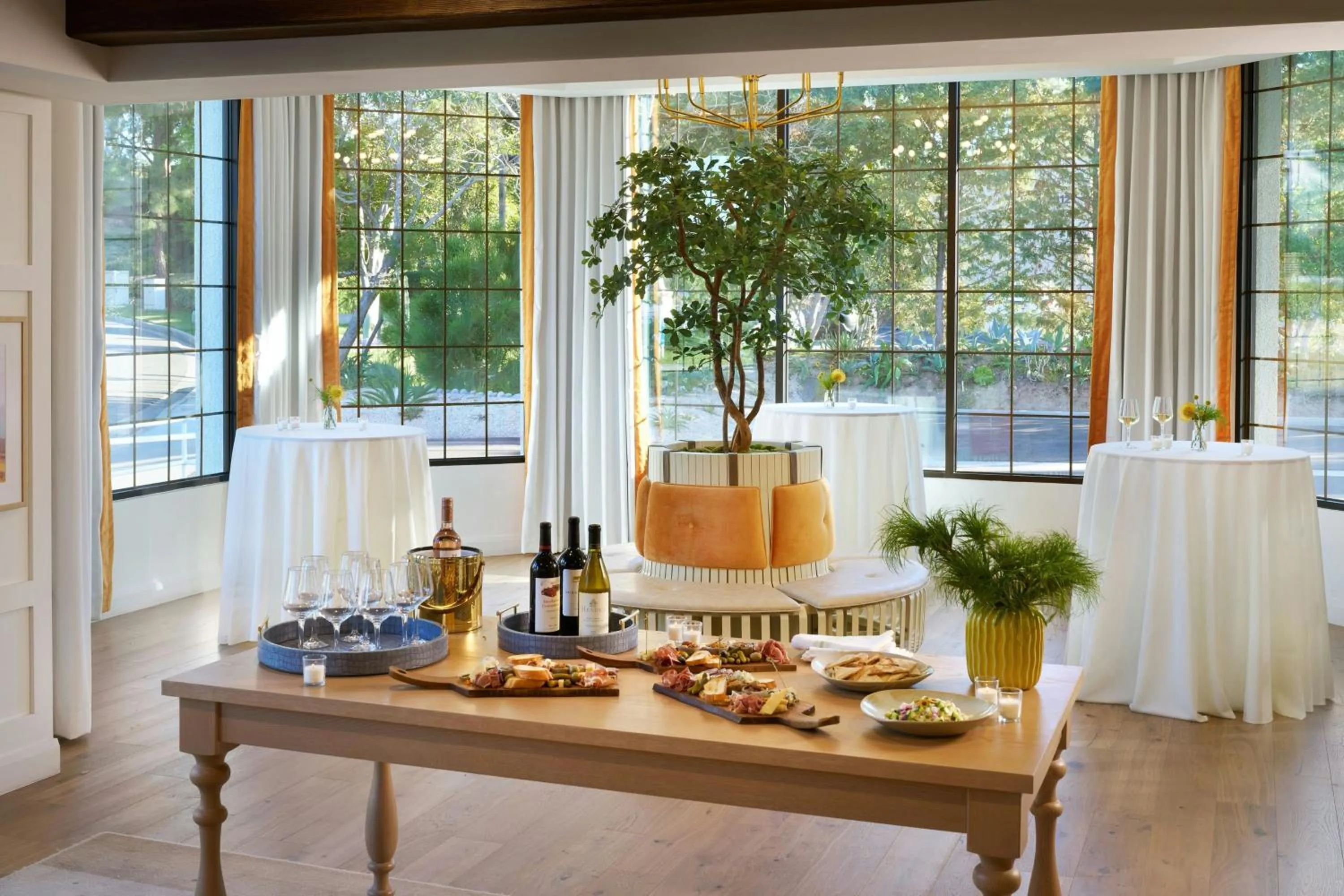 Meeting/conference room in Tiller House, Laguna Hills, a Tribute Portfolio Hotel