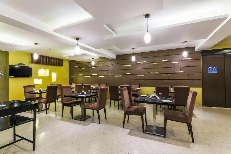 Restaurant/places to eat in Magnus Star Residency Koregaon Park Annexe