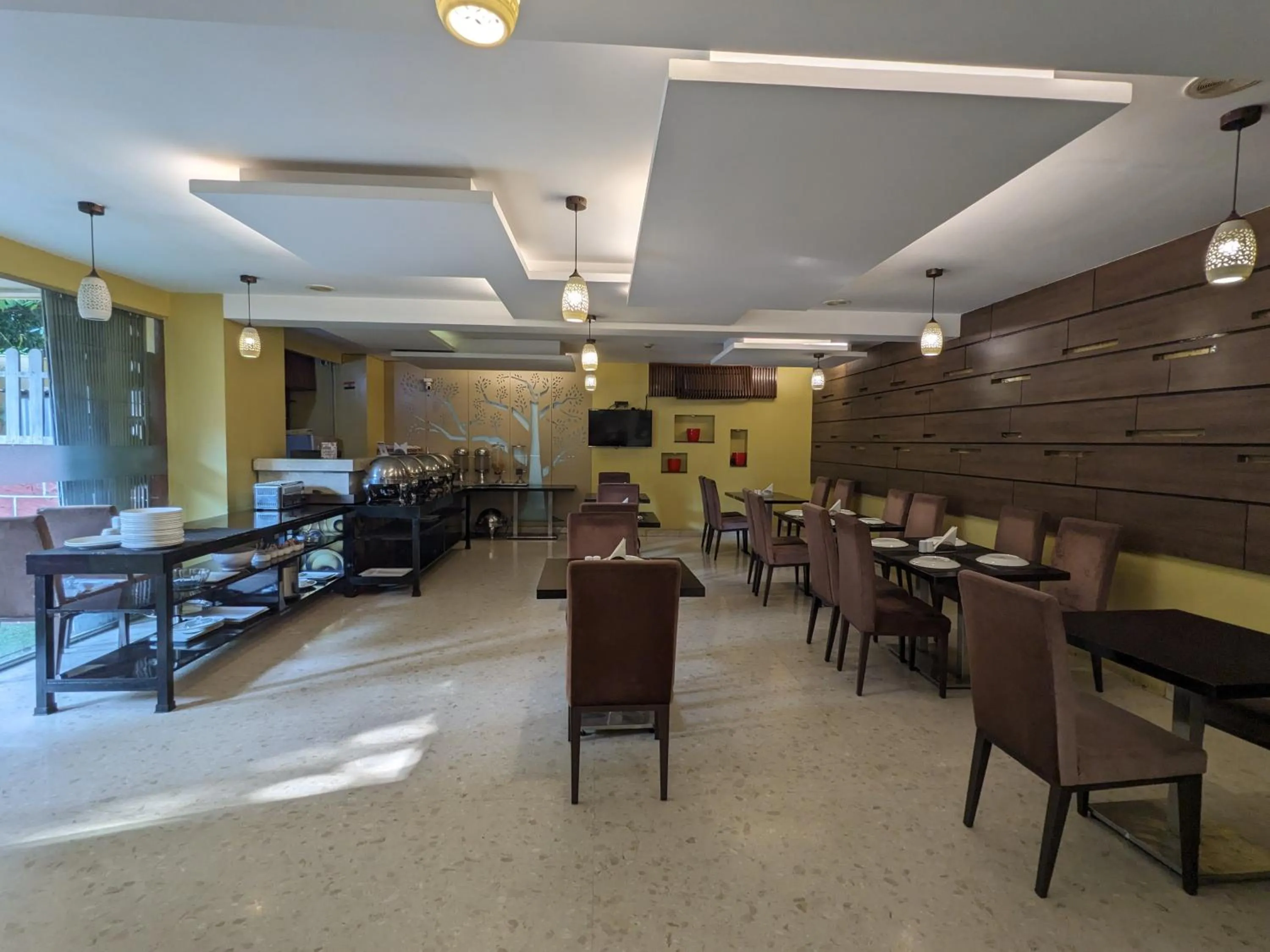 Restaurant/places to eat in Magnus Star Residency Koregaon Park Annexe