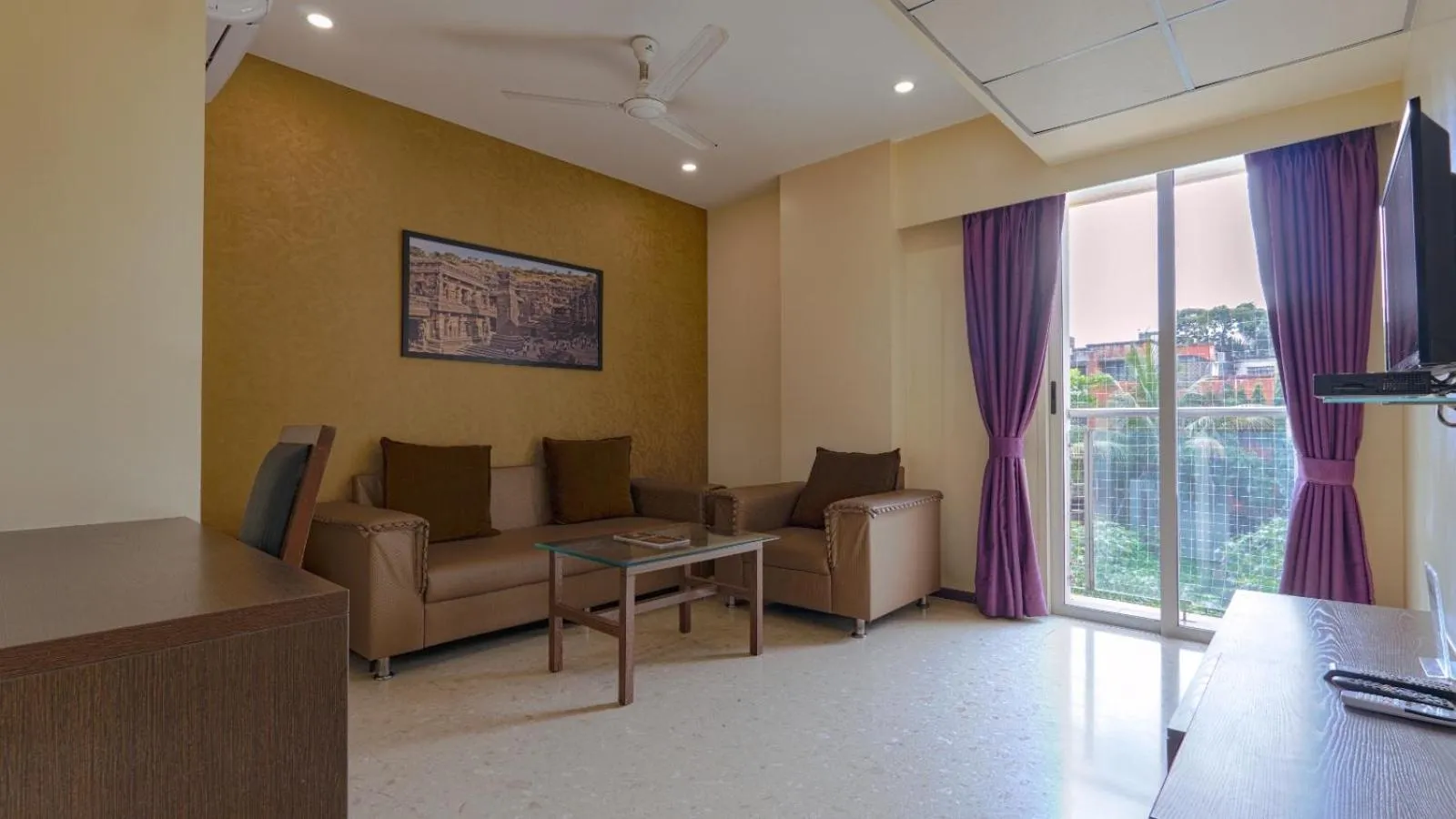 TV and multimedia in Magnus Star Residency Koregaon Park Annexe