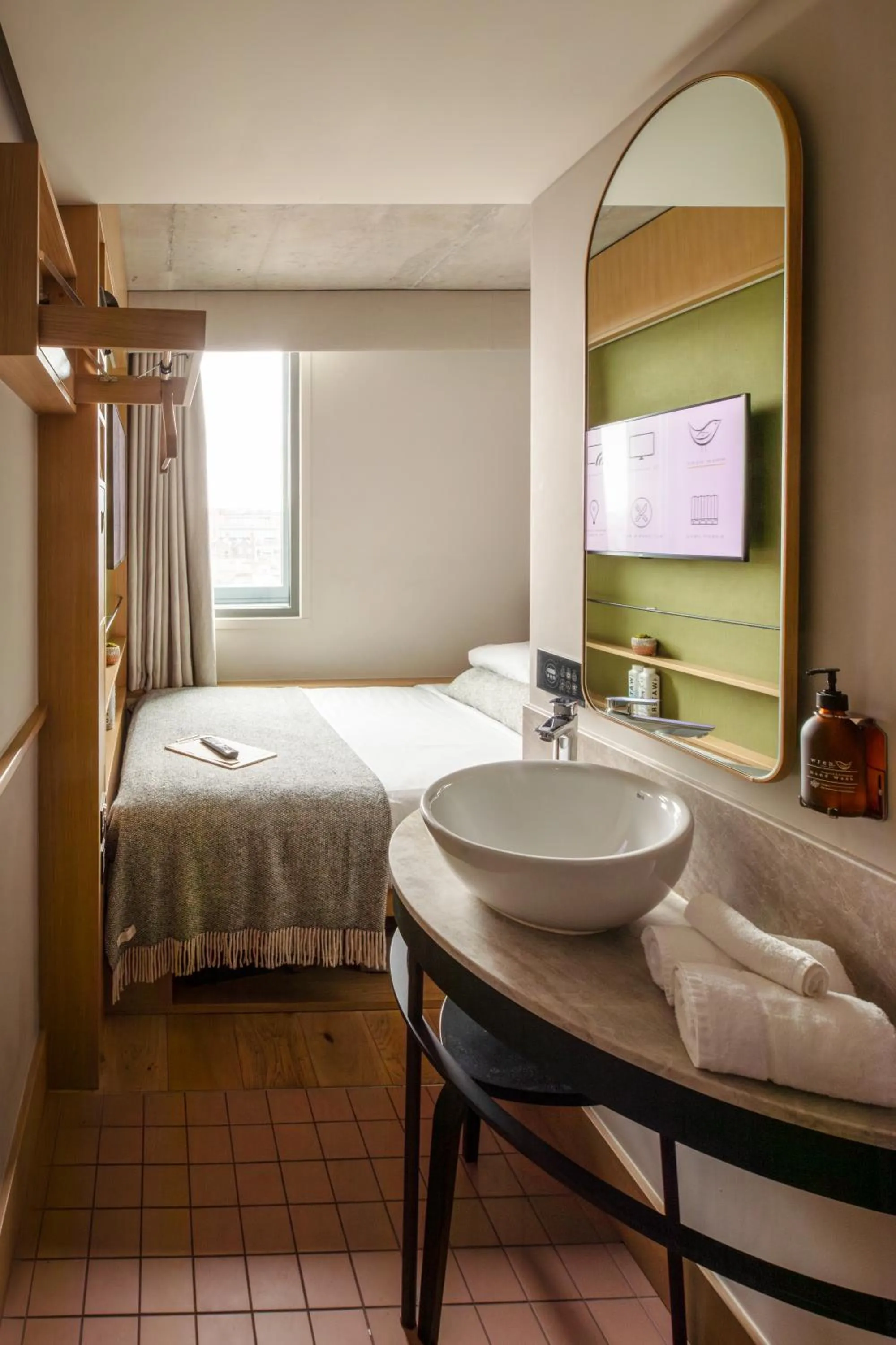 Photo of the whole room, Bed in Wren Urban Nest