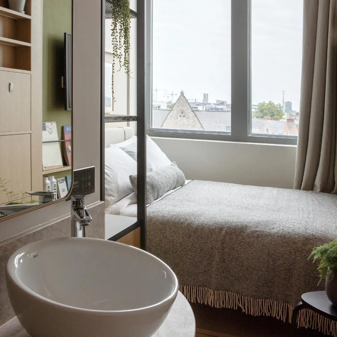 Bedroom, Bed in Wren Urban Nest