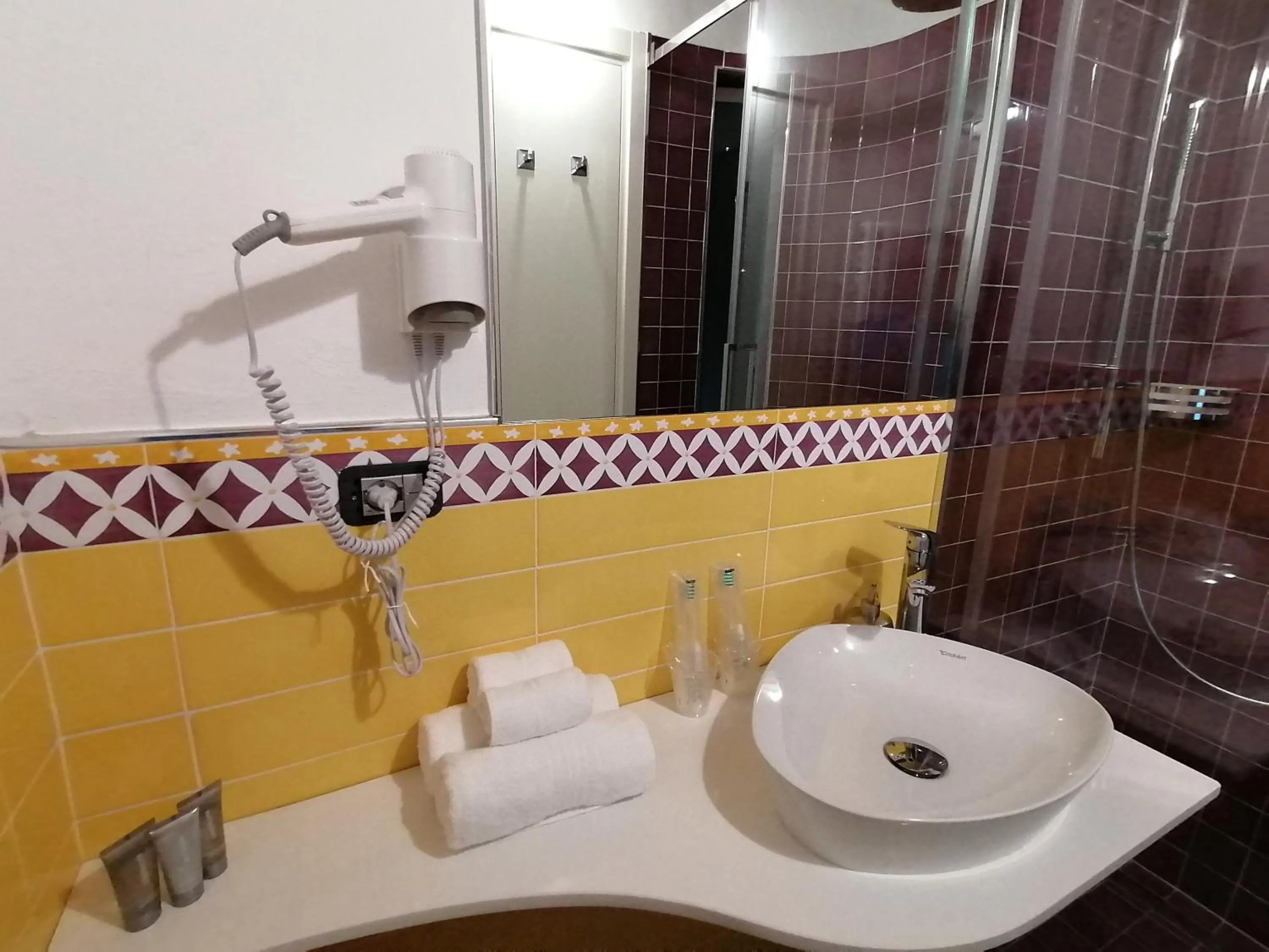 Bathroom in come prima