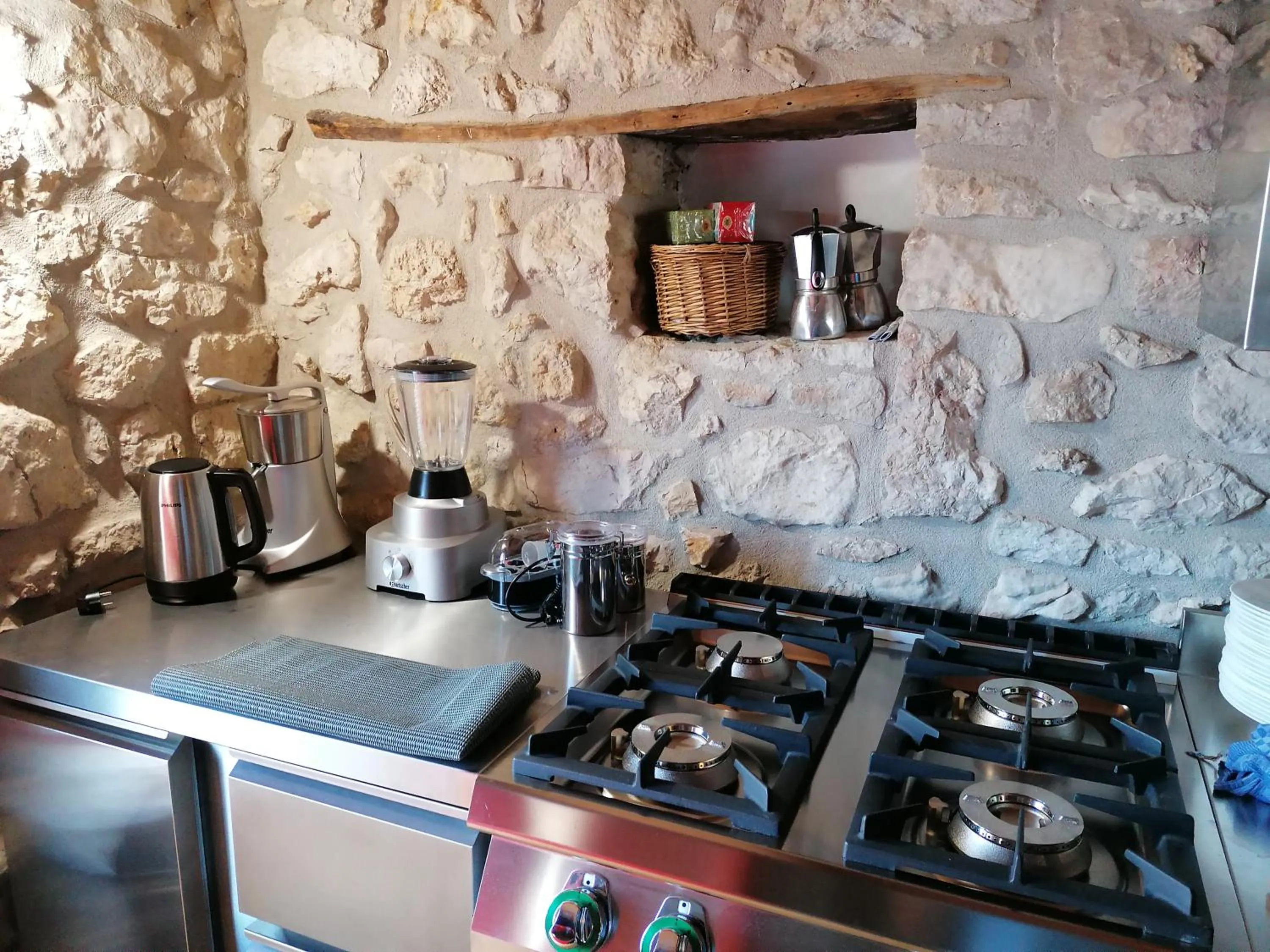 Communal kitchen in come prima