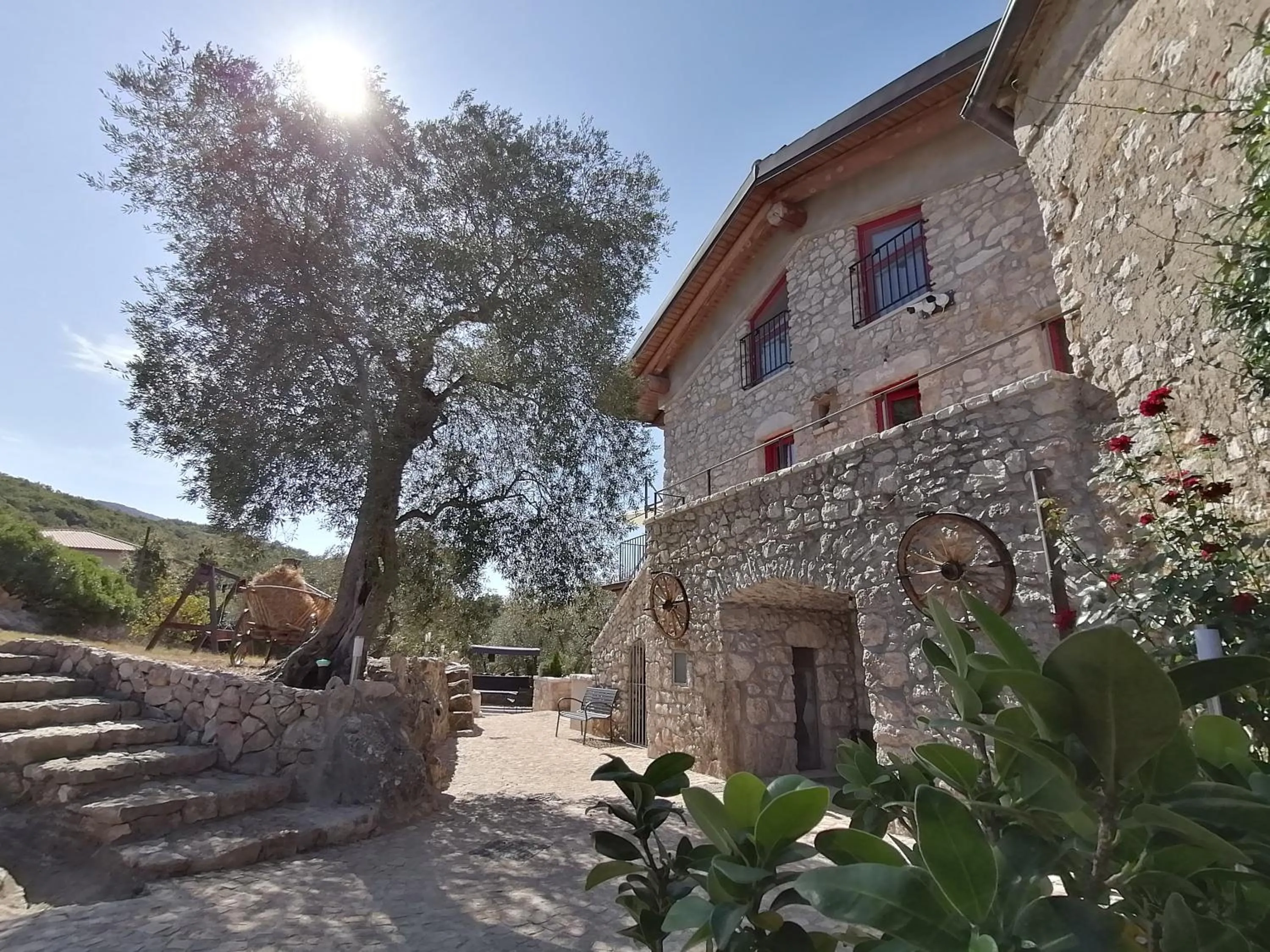 Property building in come prima