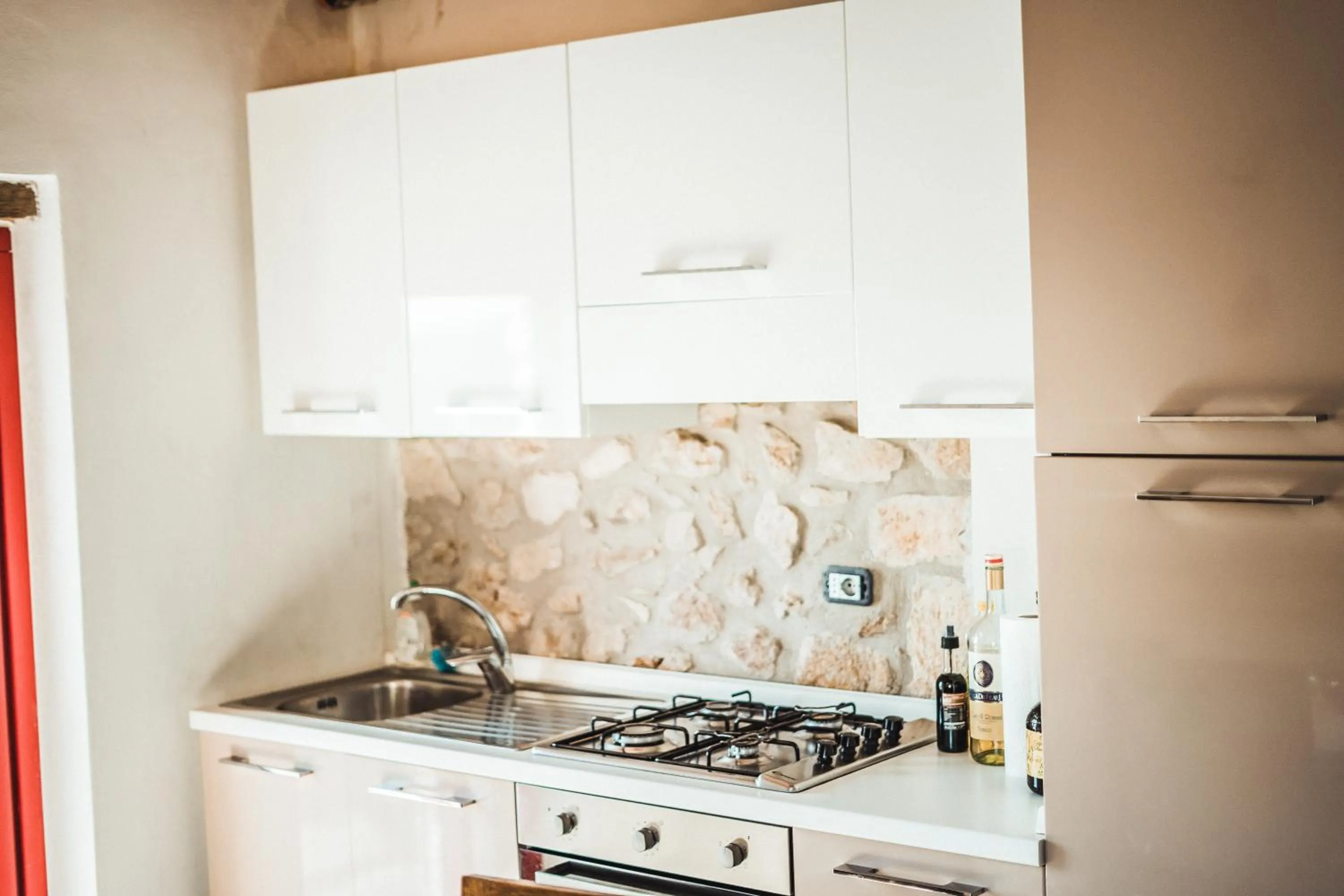 Kitchen or kitchenette in come prima