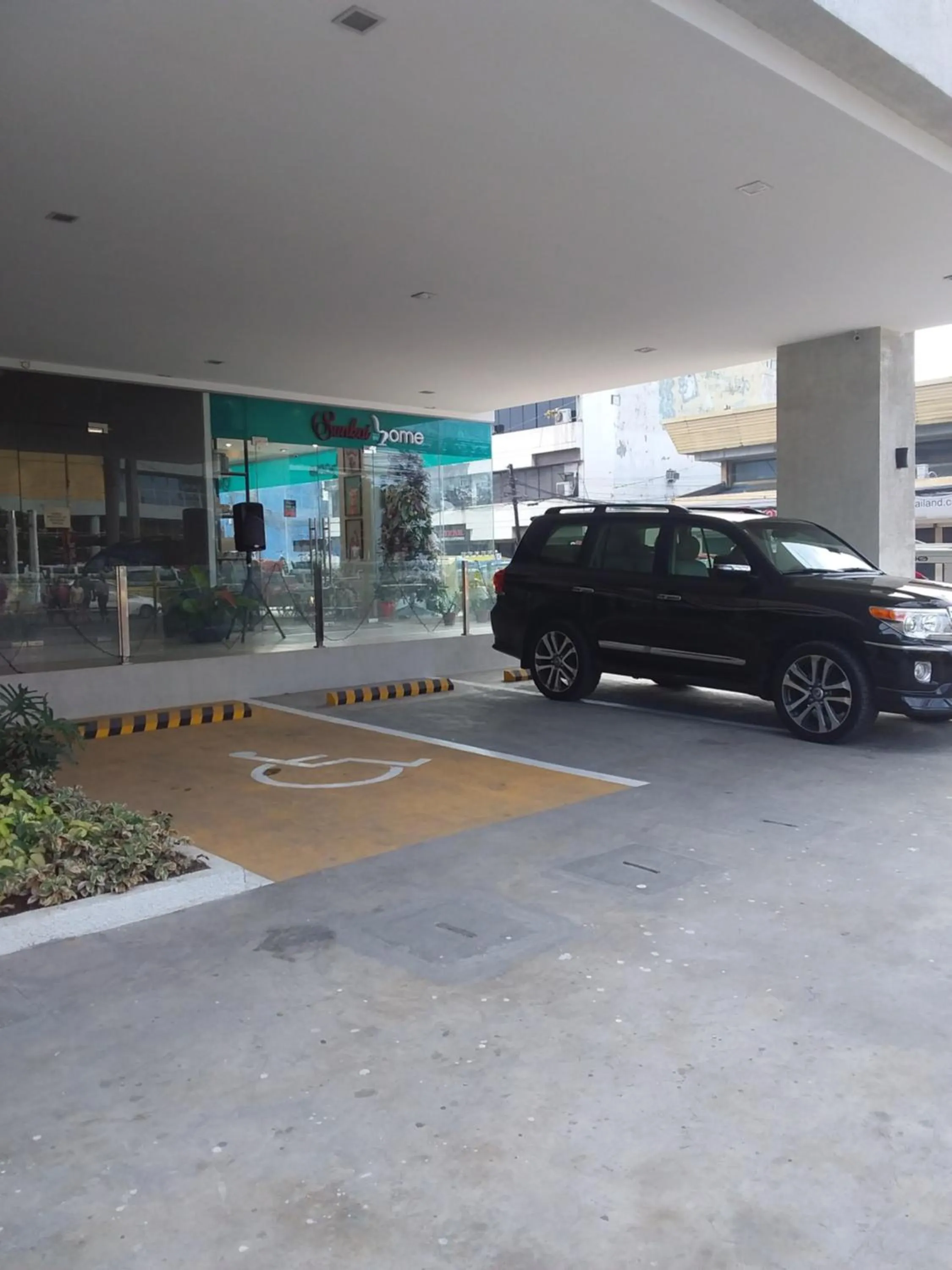 AJ Sundiva Tower w balcony