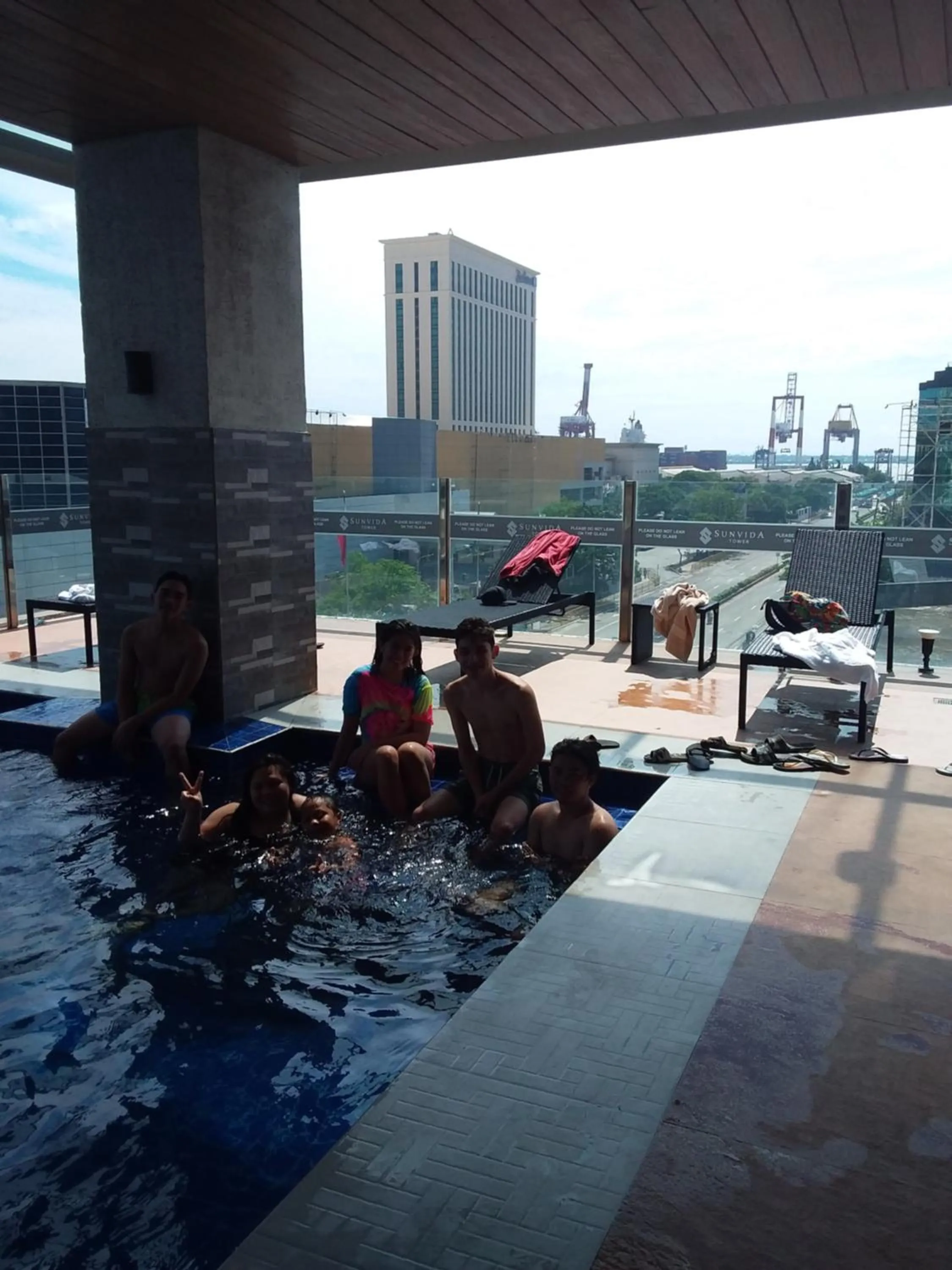 AJ Sundiva Tower w balcony