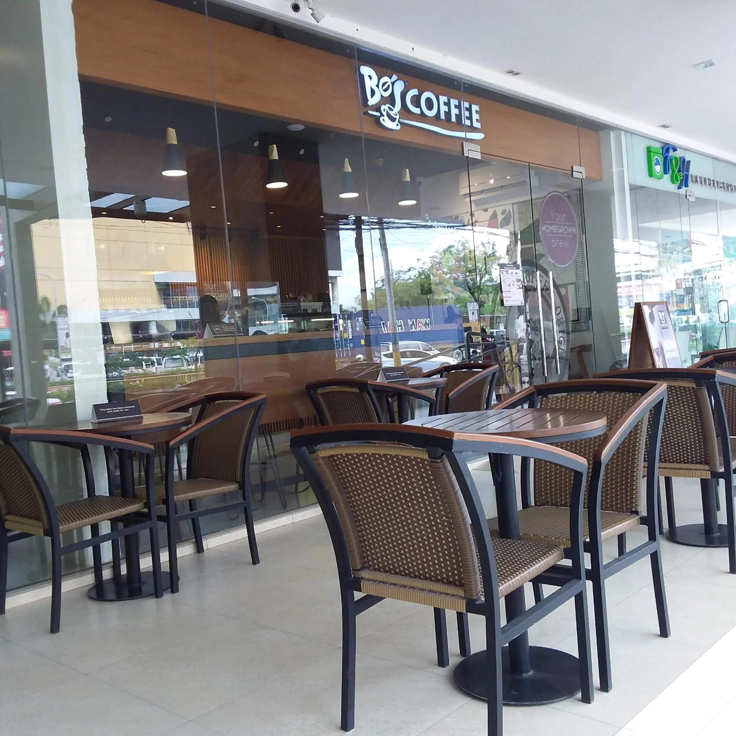 AJ Sundiva Tower w balcony