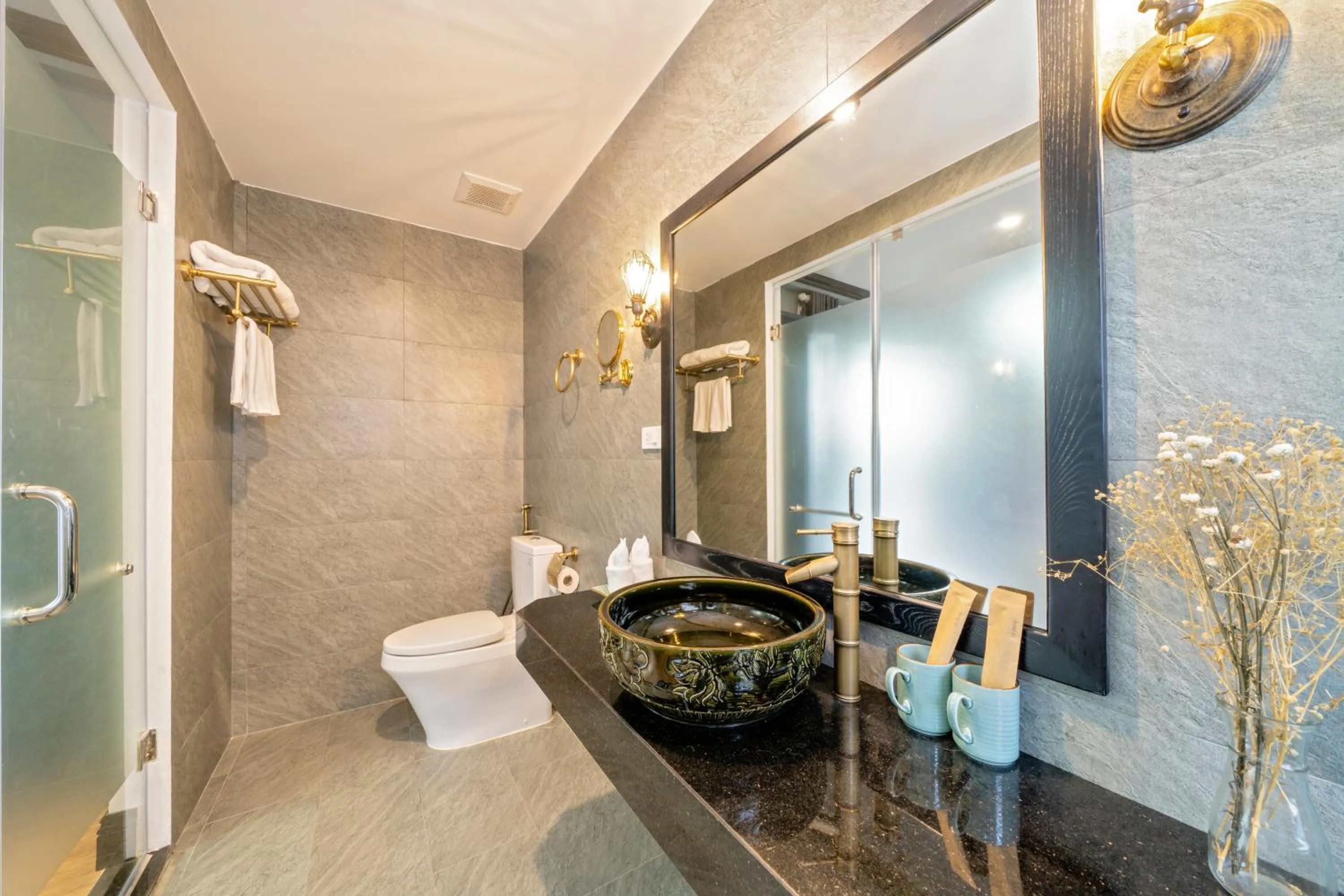 Bathroom in Daisy An Bang Villa