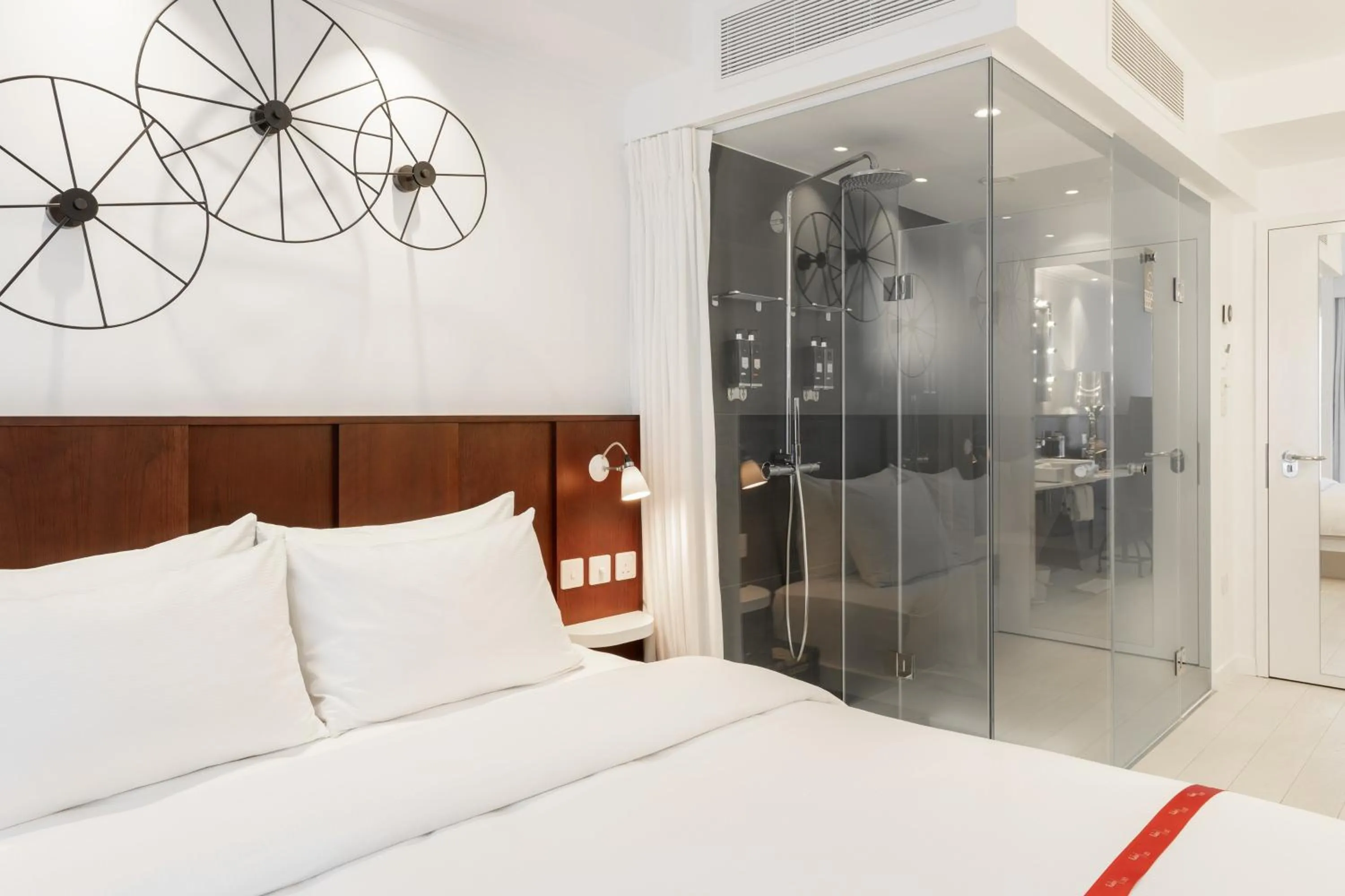 Photo of the whole room, Bed in Ruby Lucy Hotel London by IHG