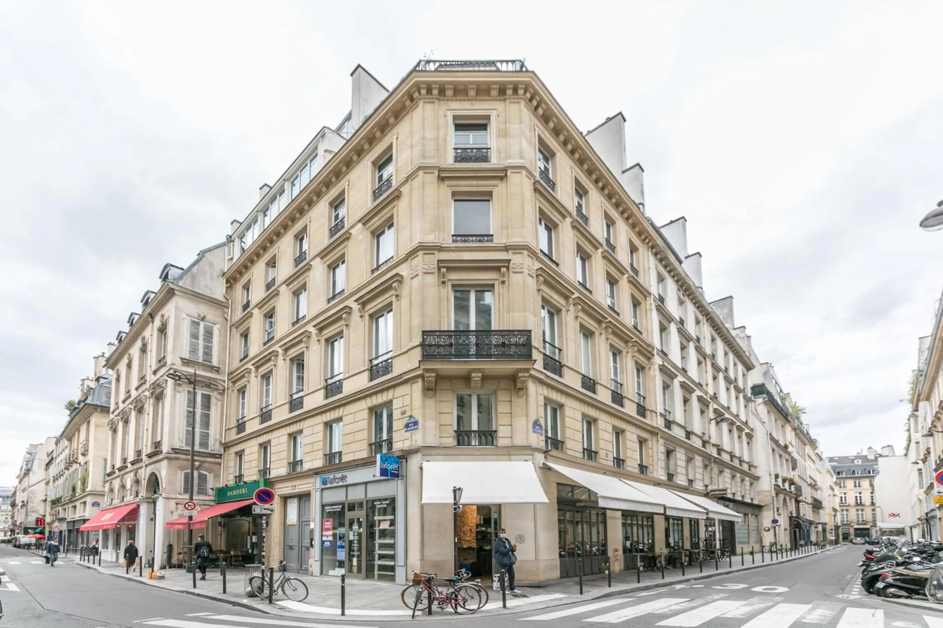 Neighbourhood in WS Louvre - Richelieu