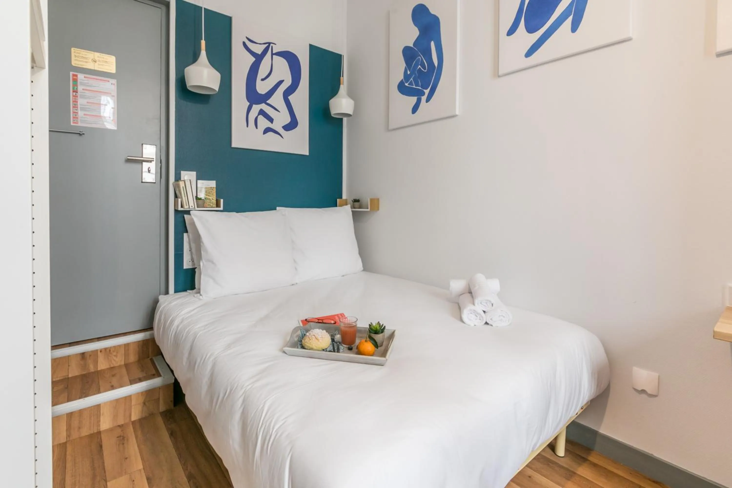 Bedroom, Bed in WS Louvre - Richelieu