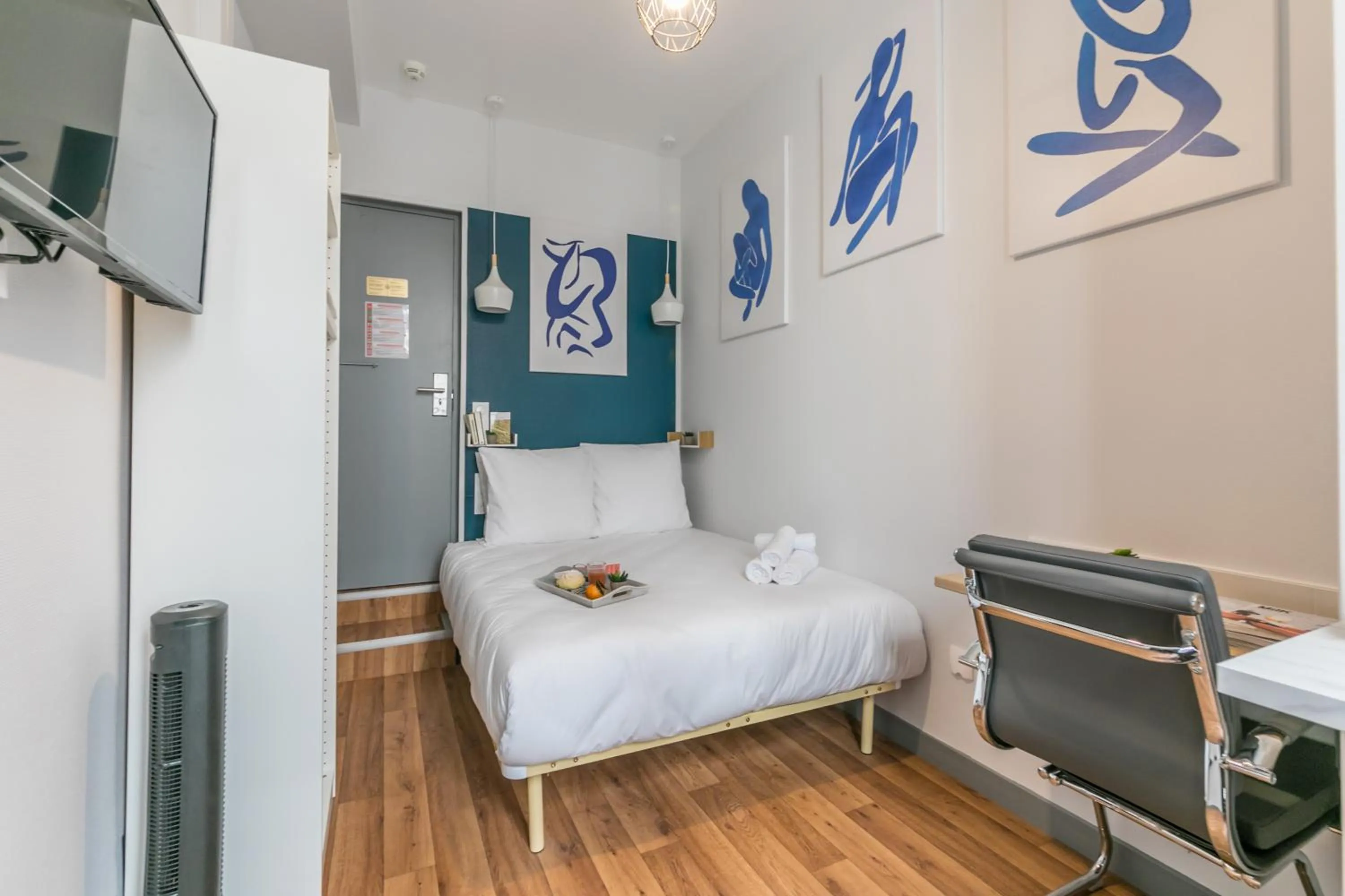 Bedroom, Bed in WS Louvre - Richelieu