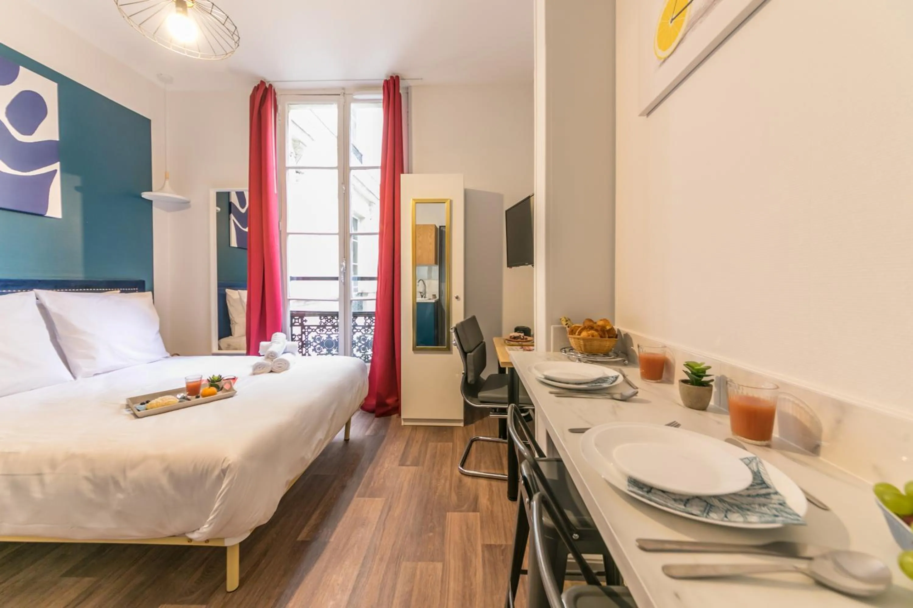 Bedroom, Bed in WS Louvre - Richelieu