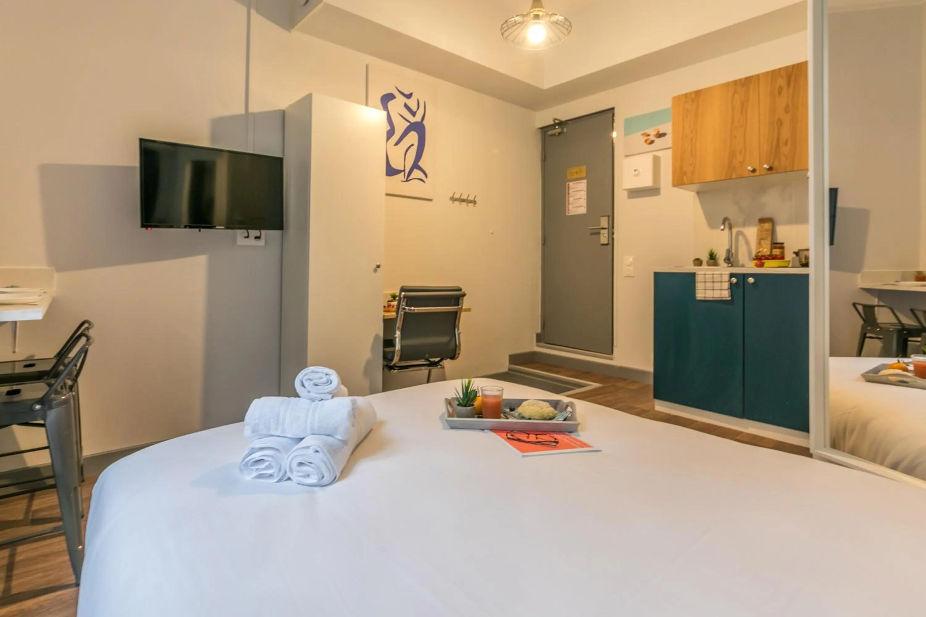 Bedroom, Bed in WS Louvre - Richelieu