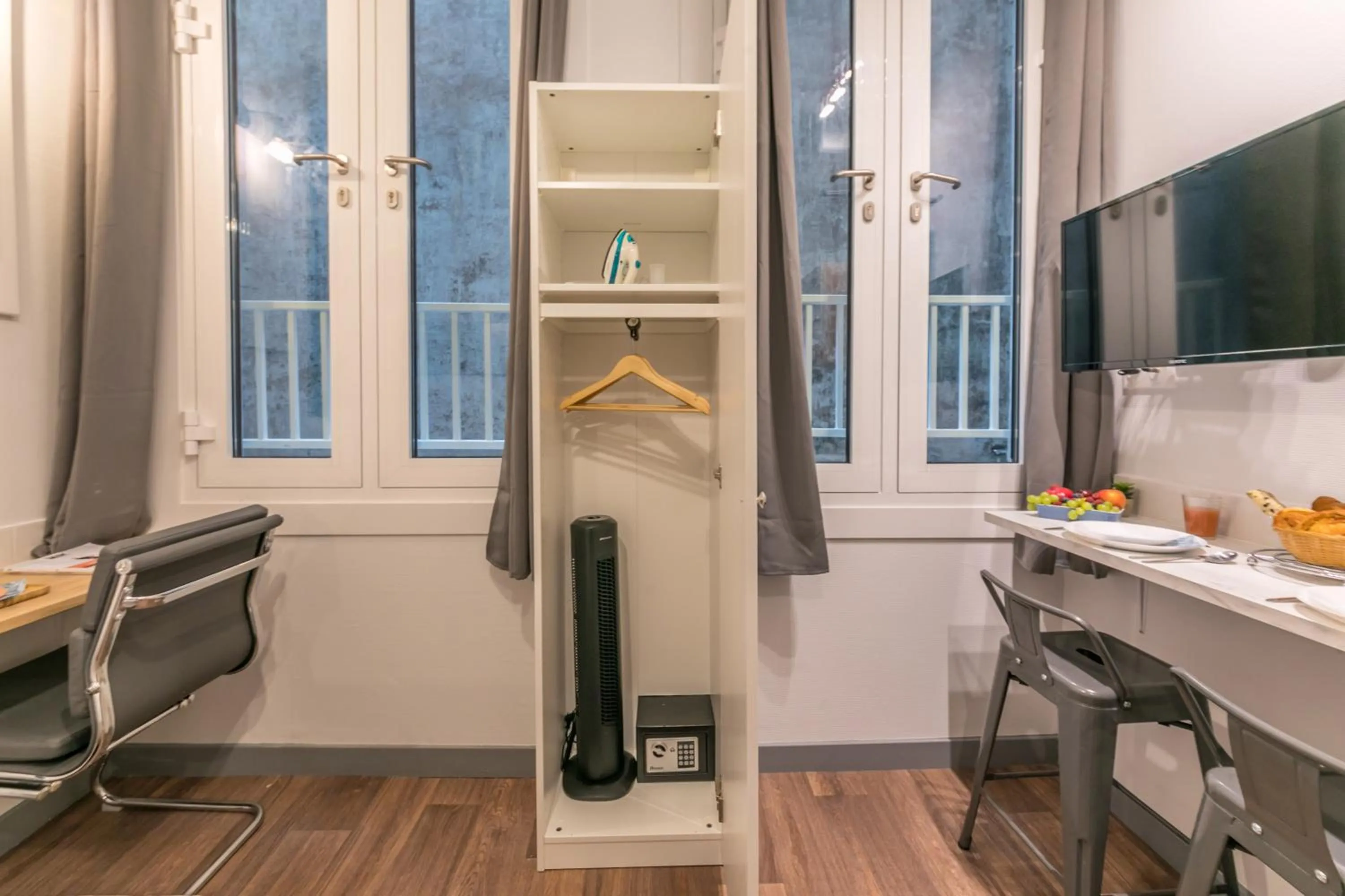 Seating area in WS Louvre - Richelieu