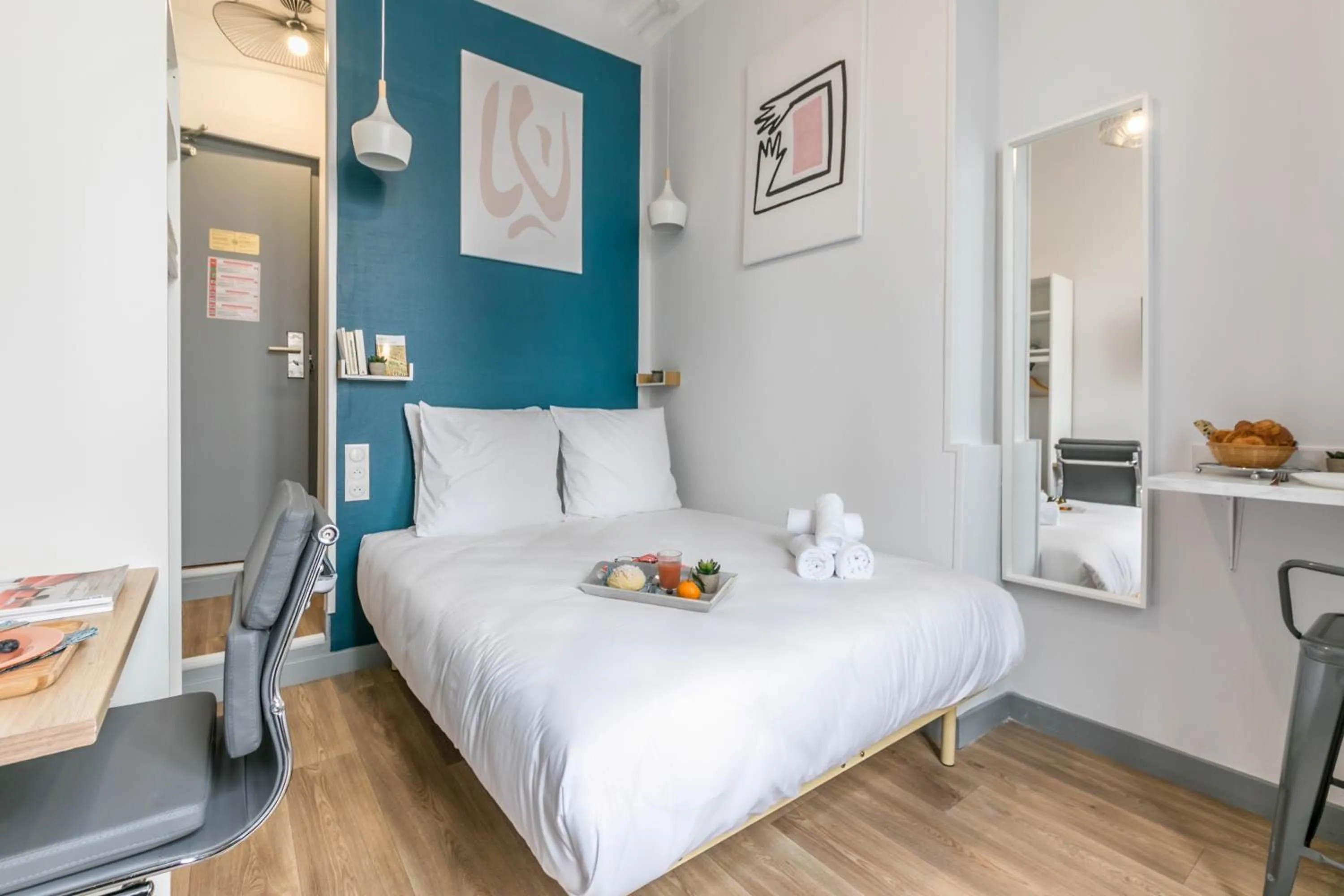 Bedroom, Bed in WS Louvre - Richelieu