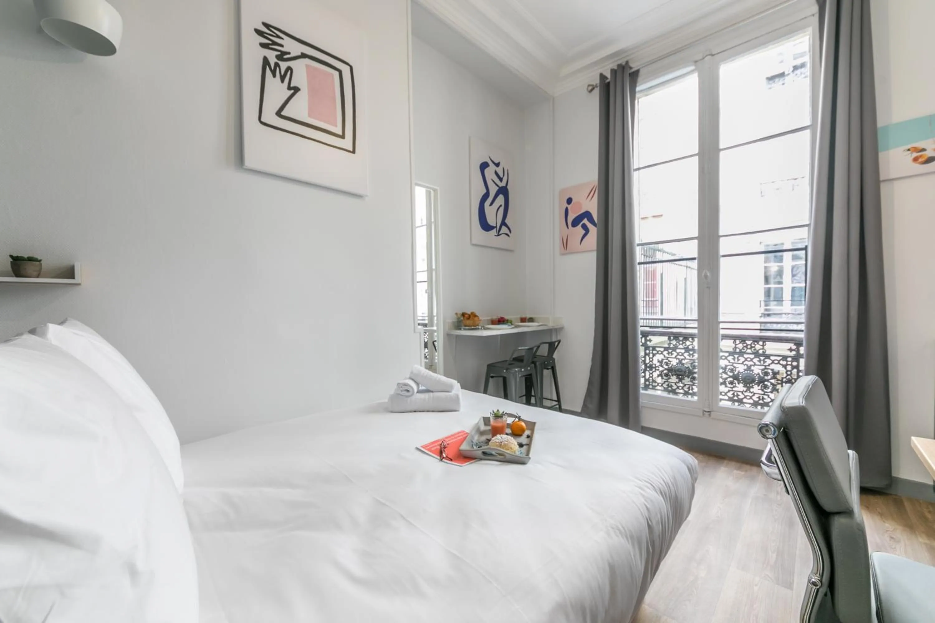 Bedroom, Bed in WS Louvre - Richelieu