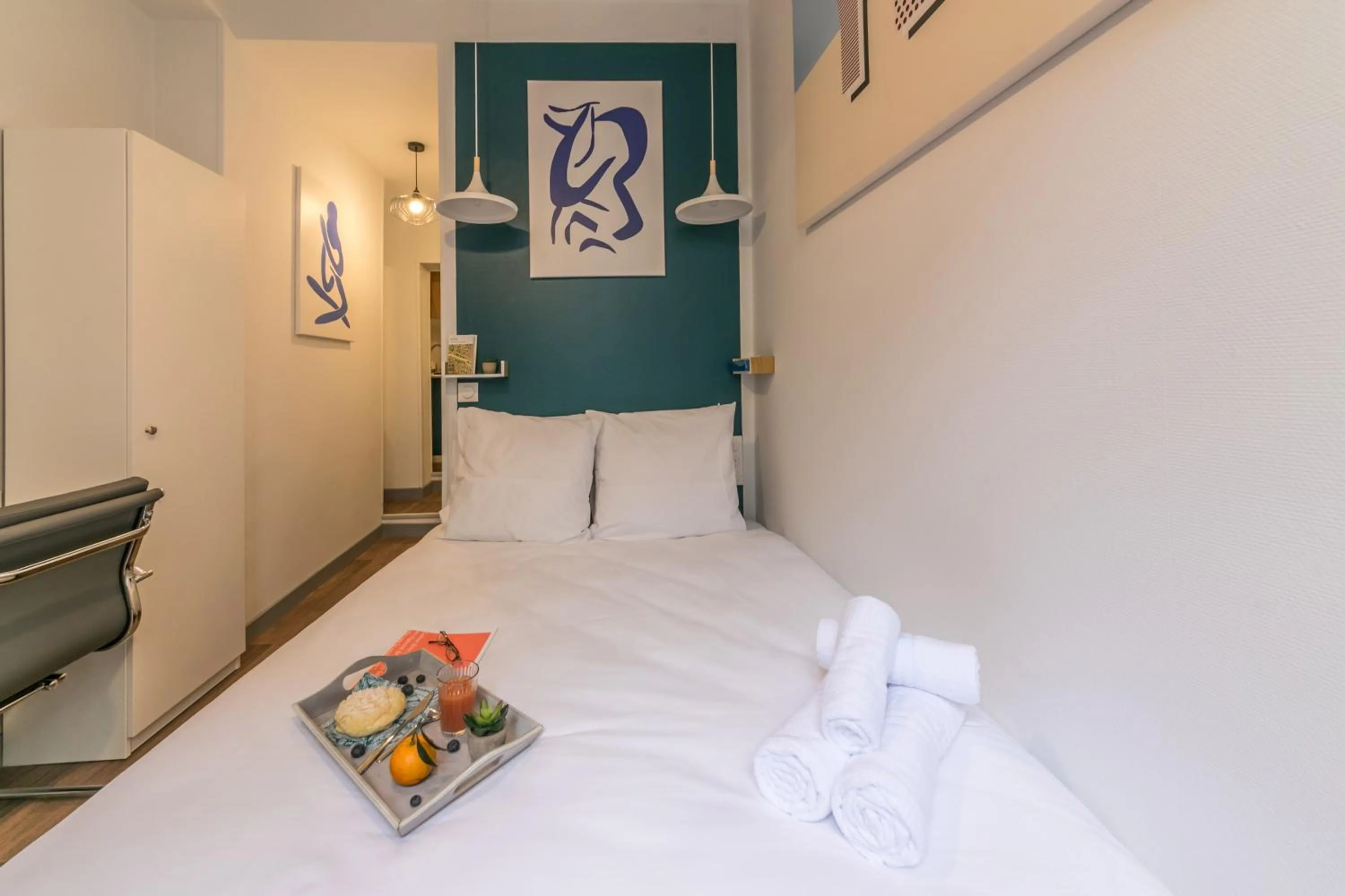 Bedroom, Bed in WS Louvre - Richelieu