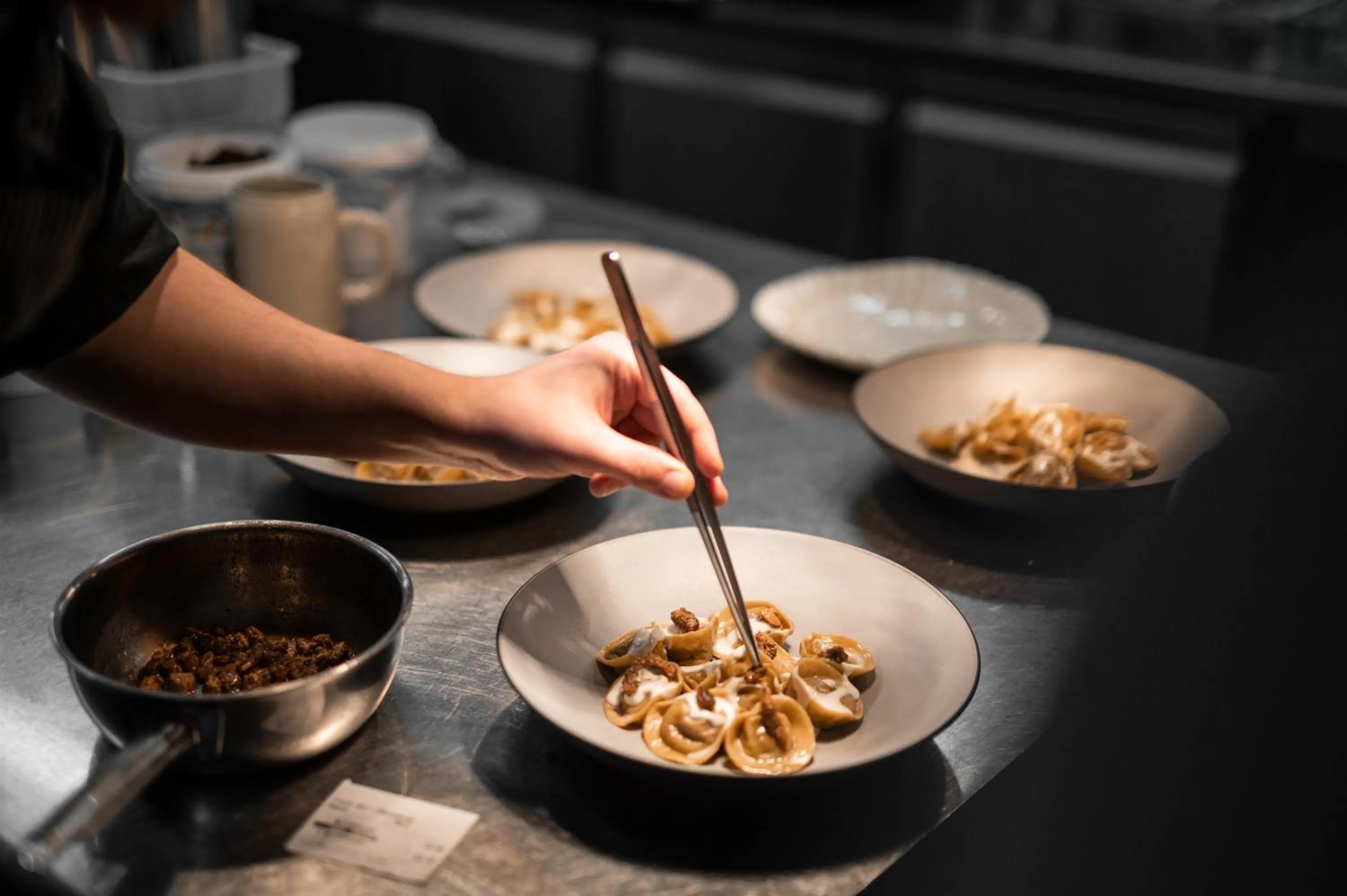 Restaurant/places to eat in flurin Suites