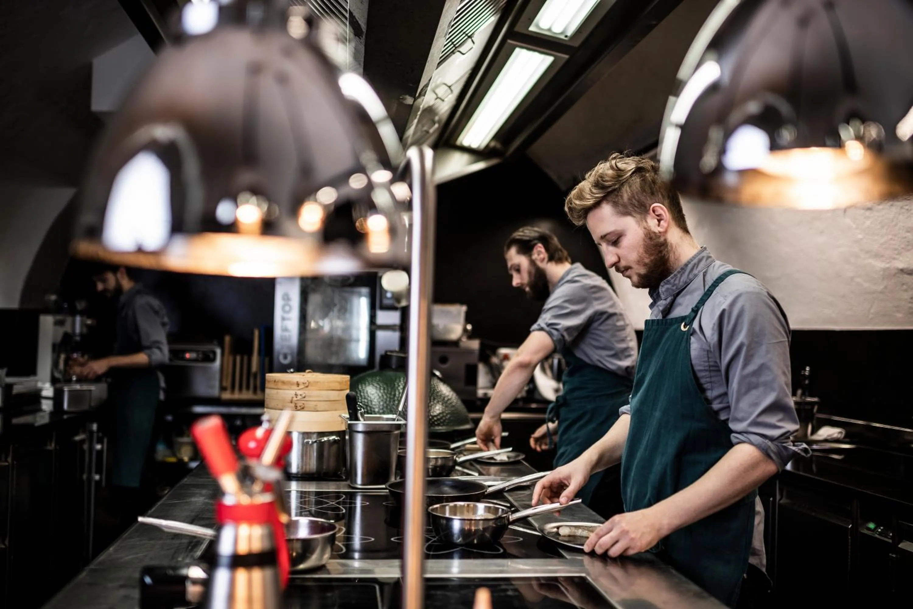 Restaurant/places to eat in Flurin Suites