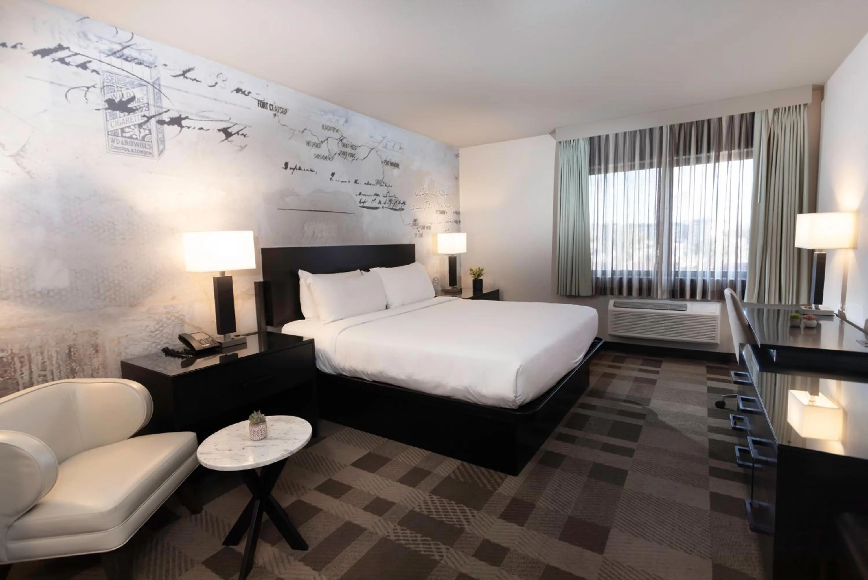 Bedroom, Bed in Silver Sevens Hotel & Casino