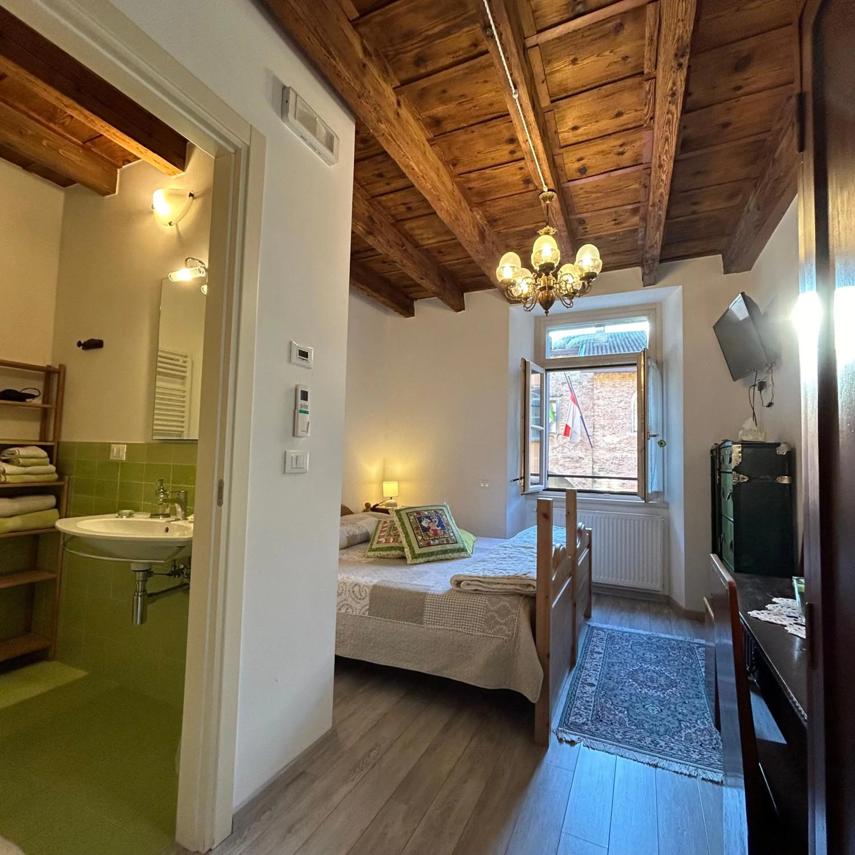 Bedroom, Bed in Domus Iulii