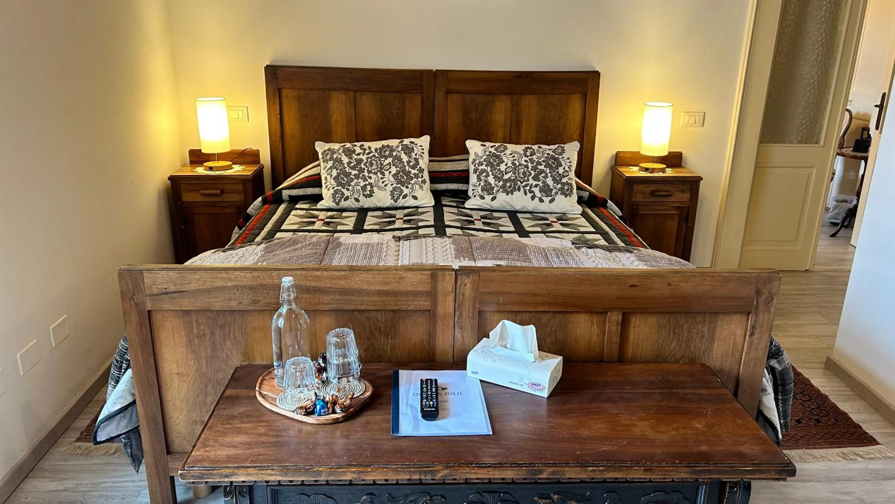 Bedroom, Bed in Domus Iulii