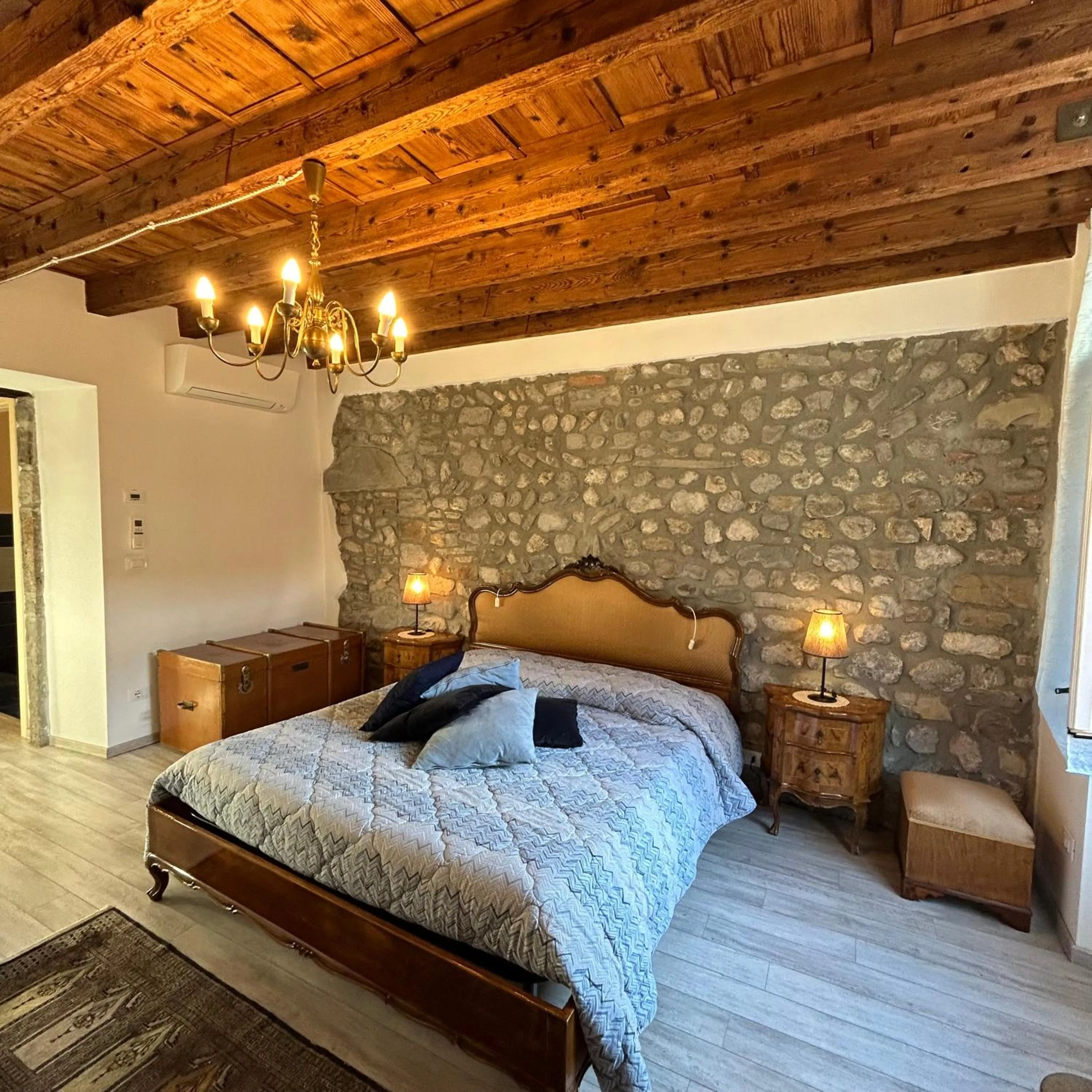 Bedroom, Bed in Domus Iulii