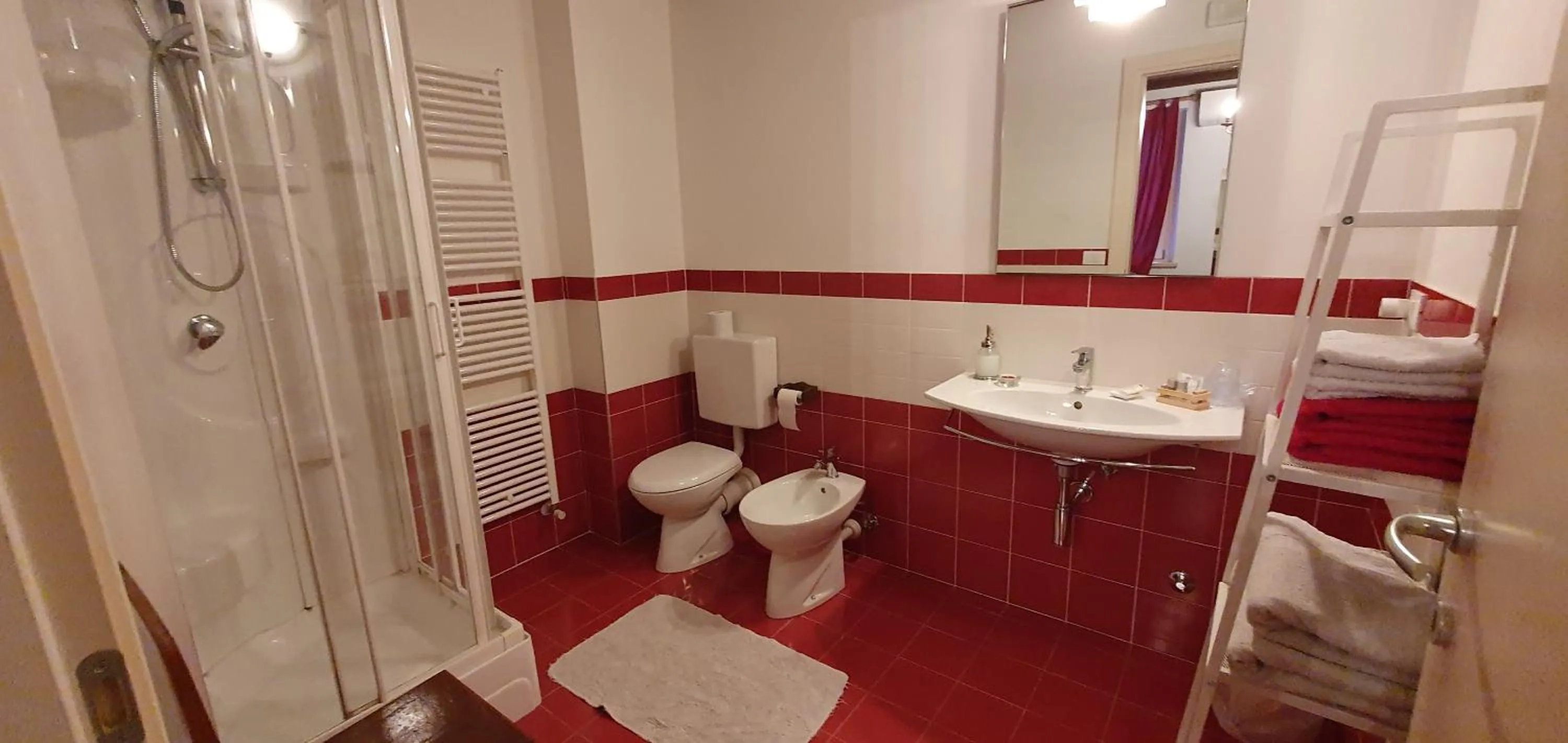 Bathroom in Domus Iulii