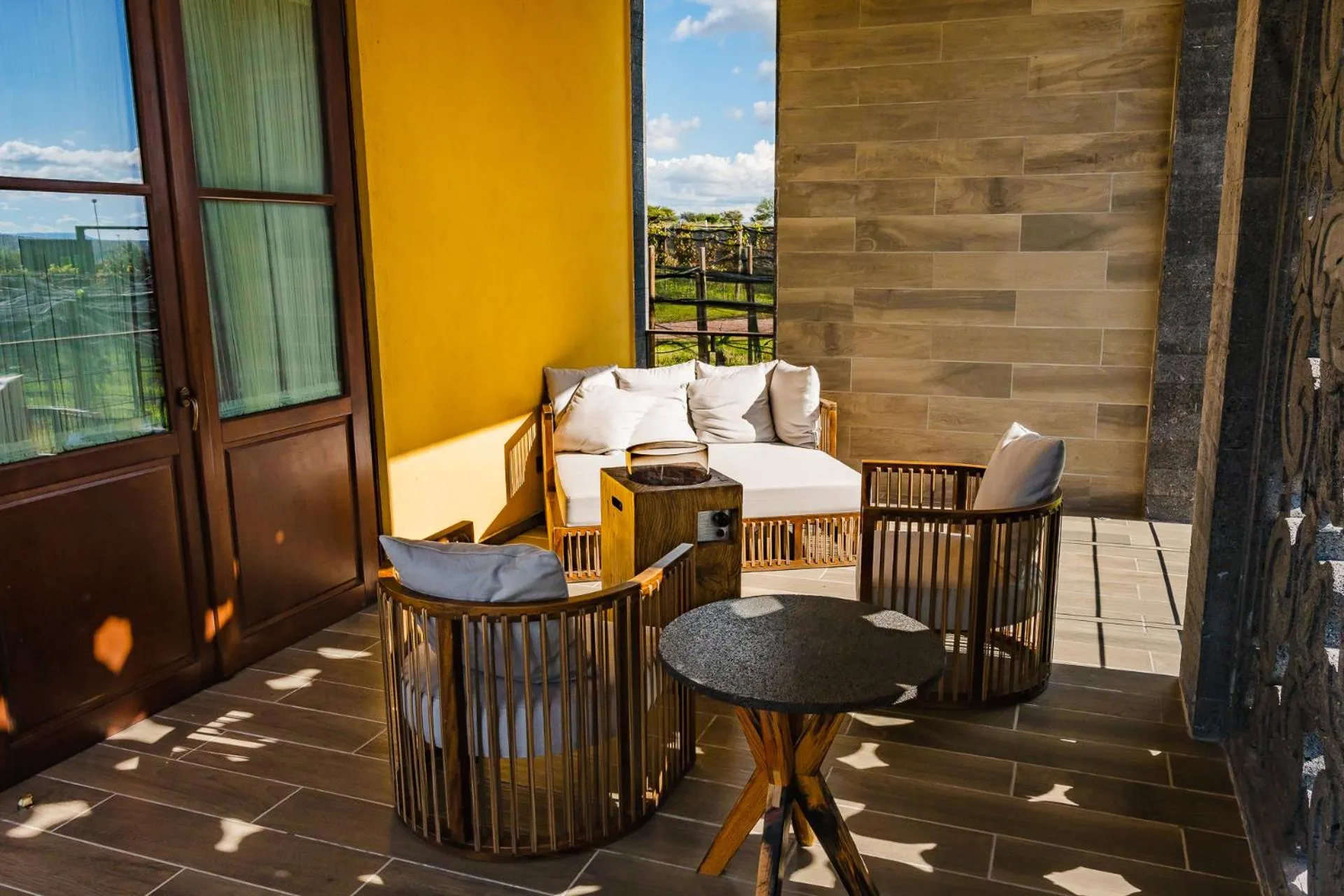 Balcony/Terrace in Casa Raíces Hotel Luxury & Viñedo