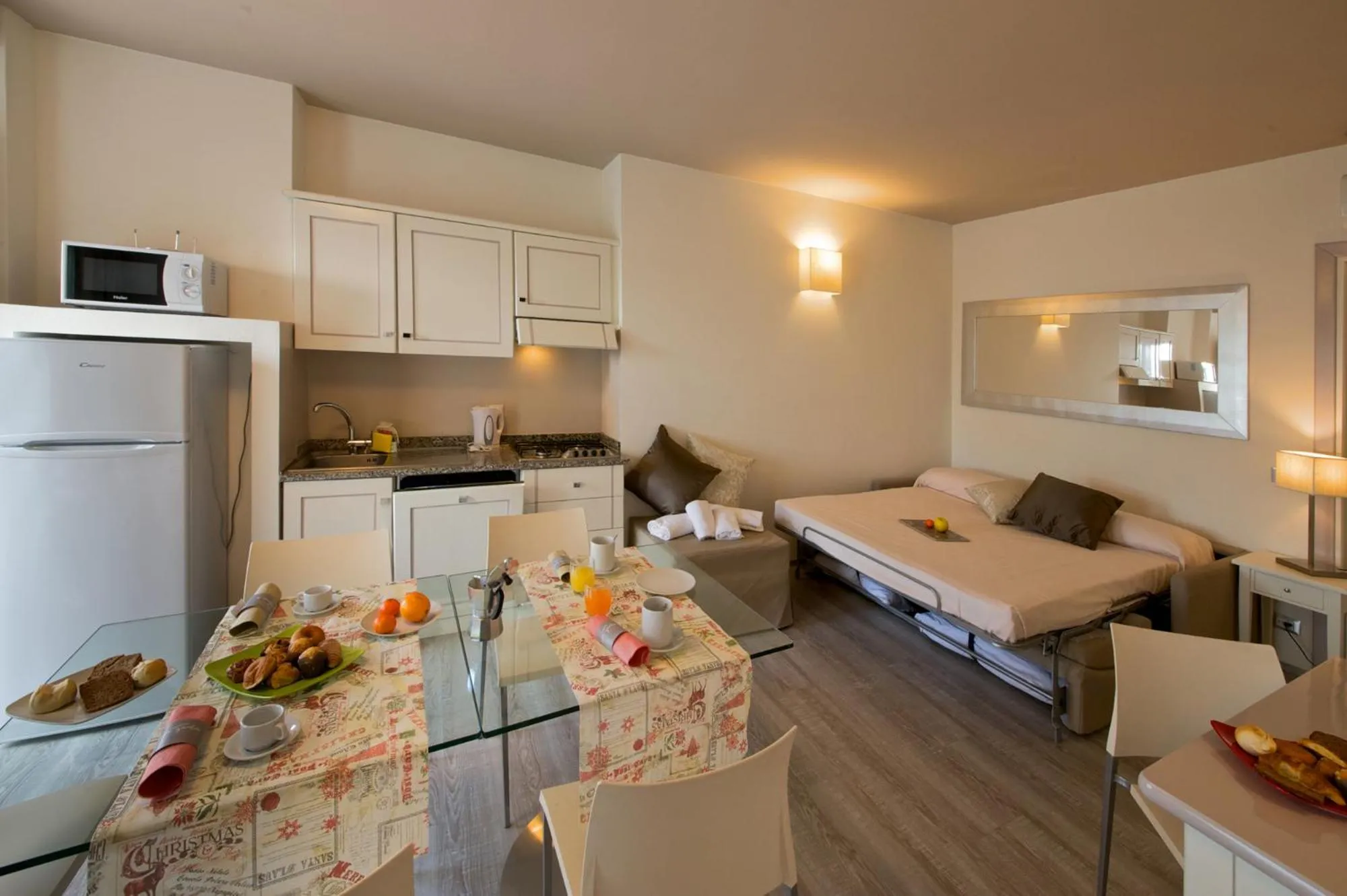 Kitchen or kitchenette, Bed in Villa Giada Resort