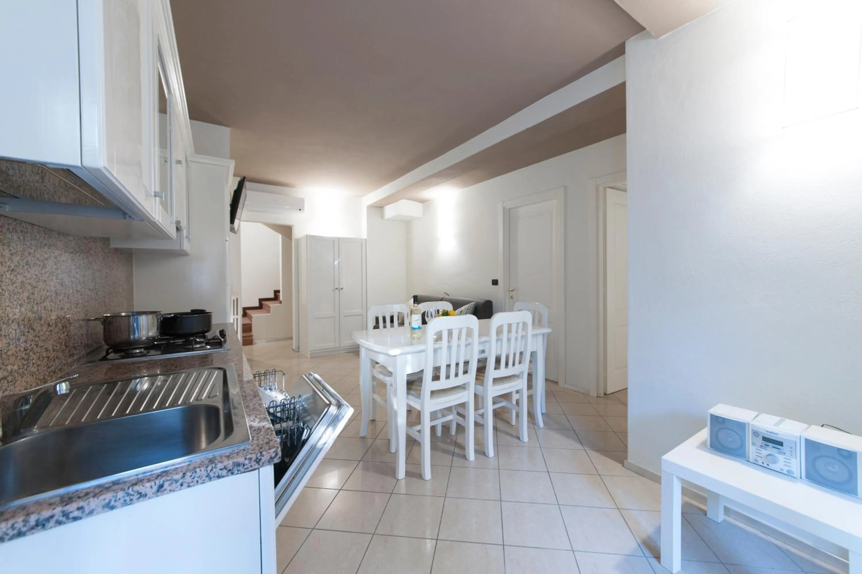 Dining area in Villa Giada Resort