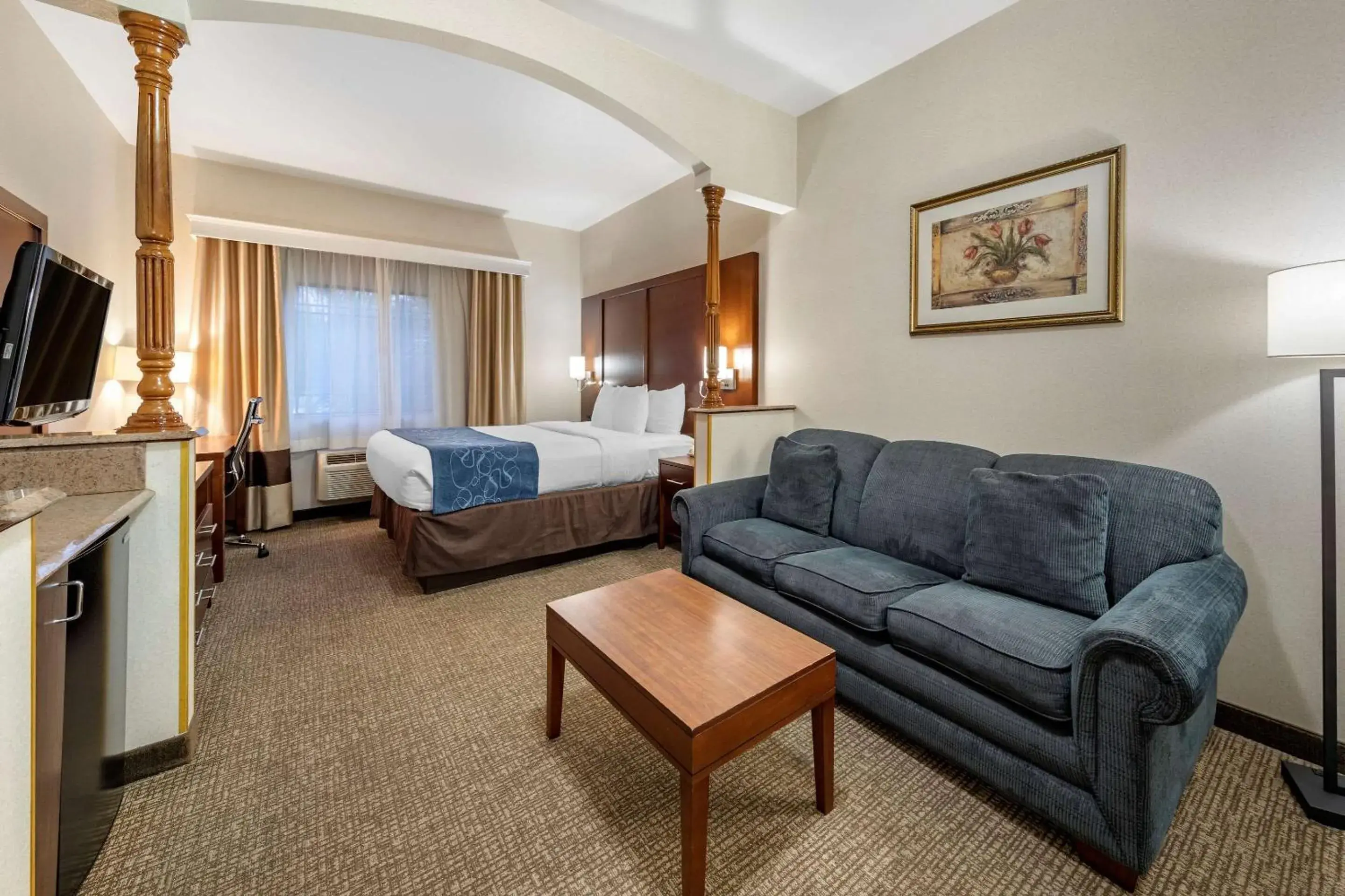 Suite, 1 King Bed with Sofabed in Comfort Suites Redlands Suite, 1 King Bed with Sofabed in Comfort Suites Redlands