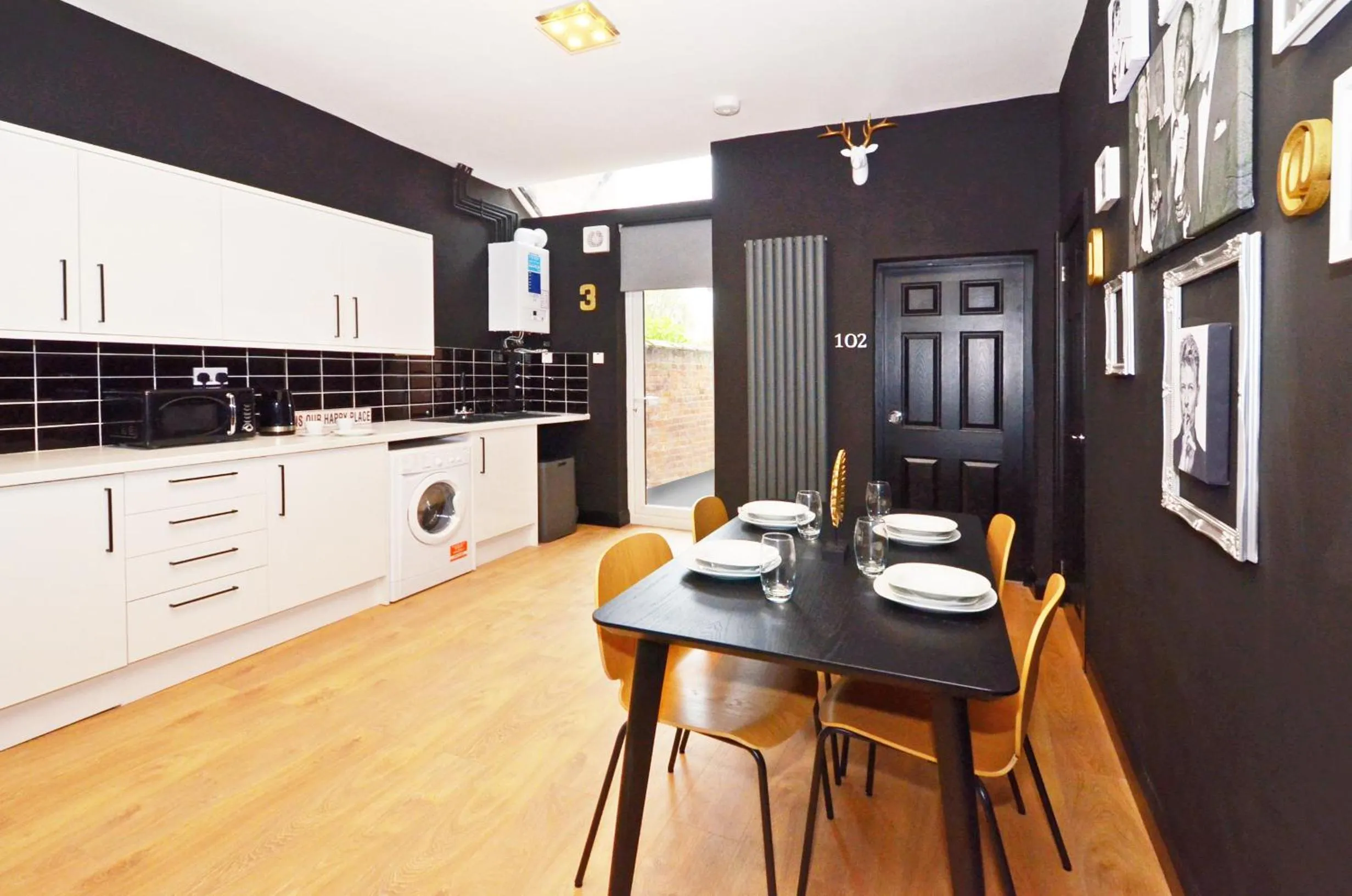 Kitchen or kitchenette in Townhouse PLUS @ 301 West Street Crewe