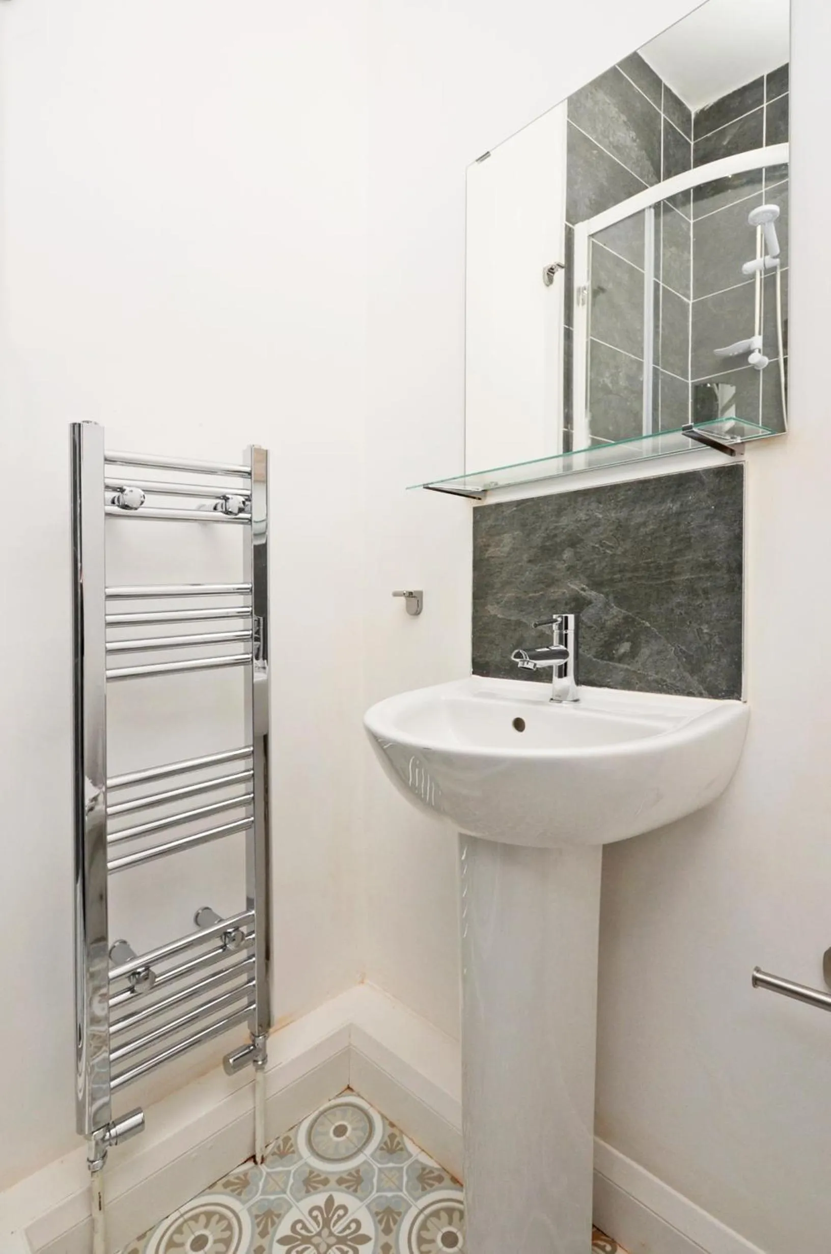 Bathroom in Townhouse PLUS @ 301 West Street Crewe