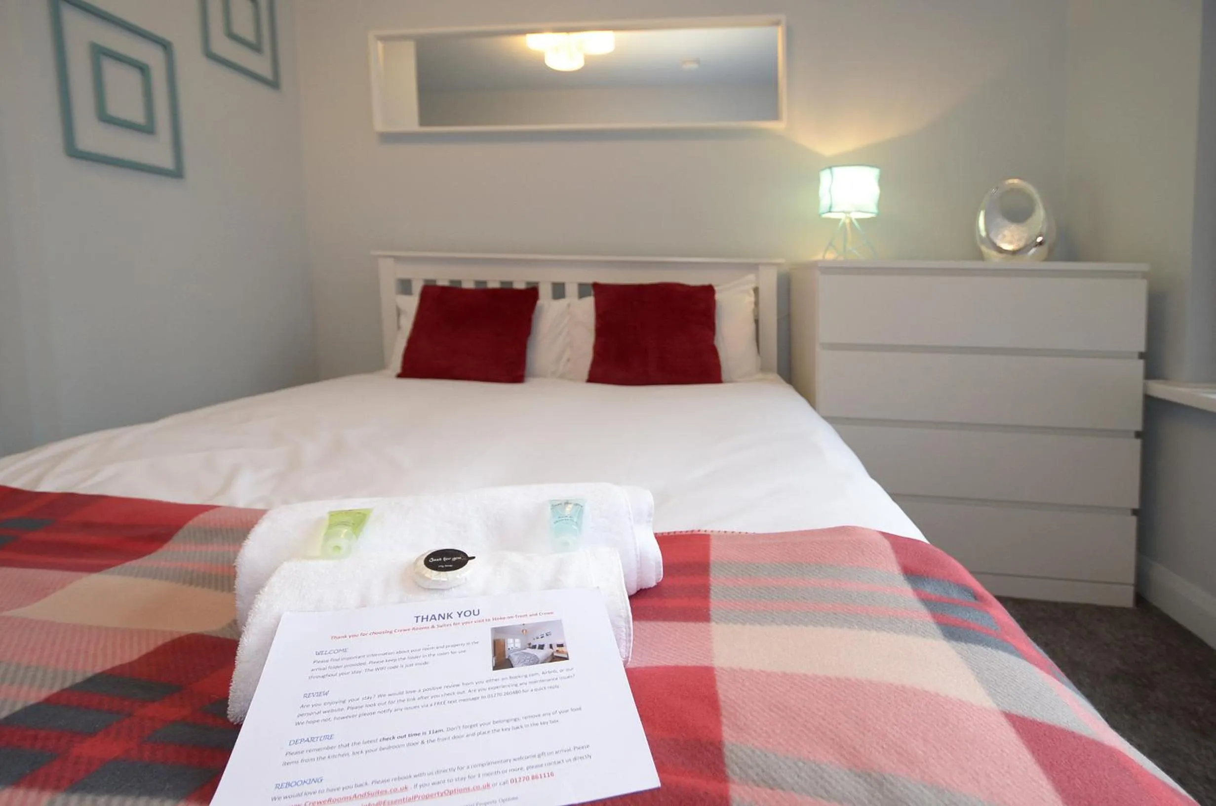 Bedroom, Bed in Townhouse PLUS @ 301 West Street Crewe