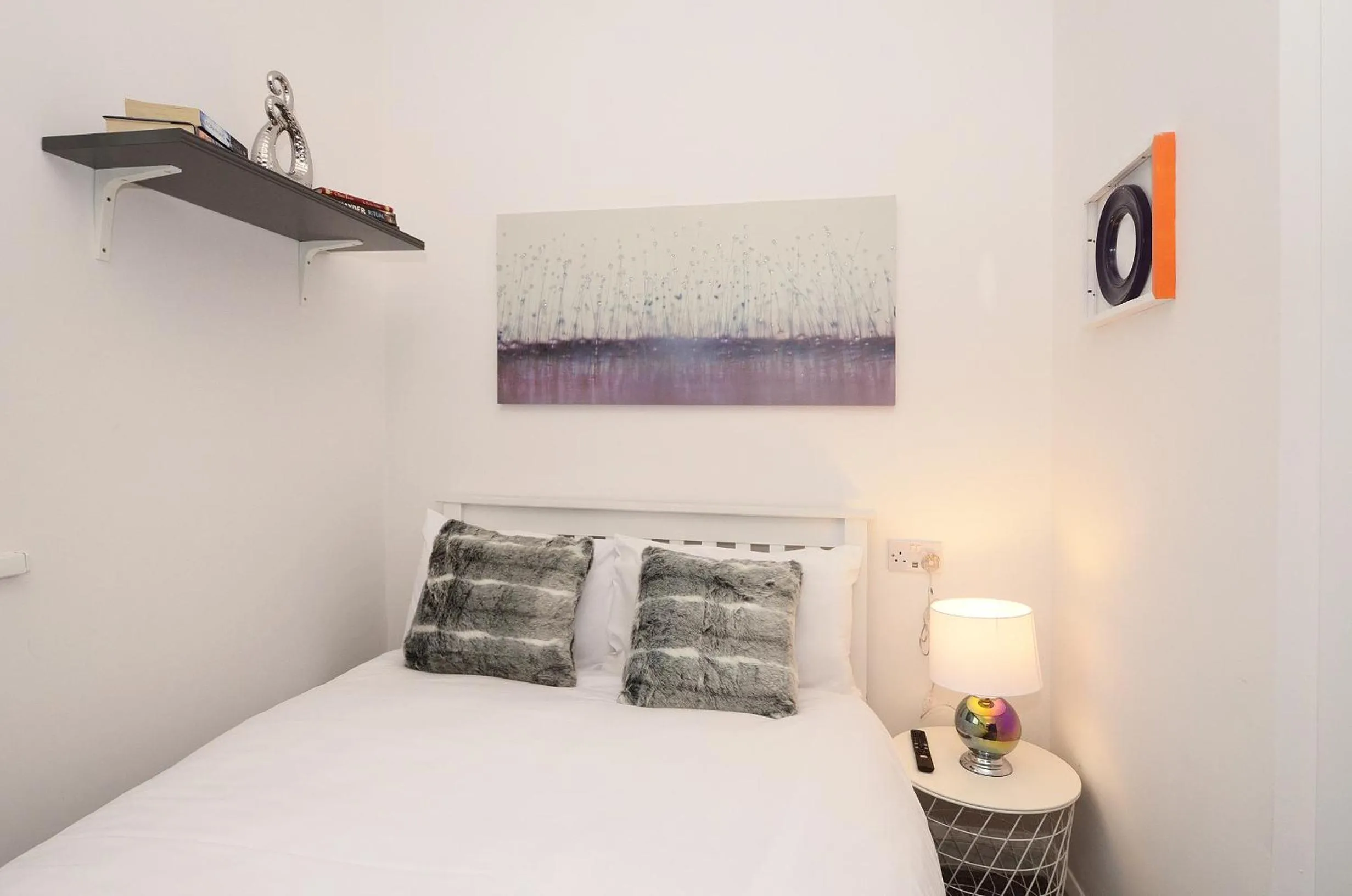 Bedroom, Bed in Townhouse PLUS @ 301 West Street Crewe