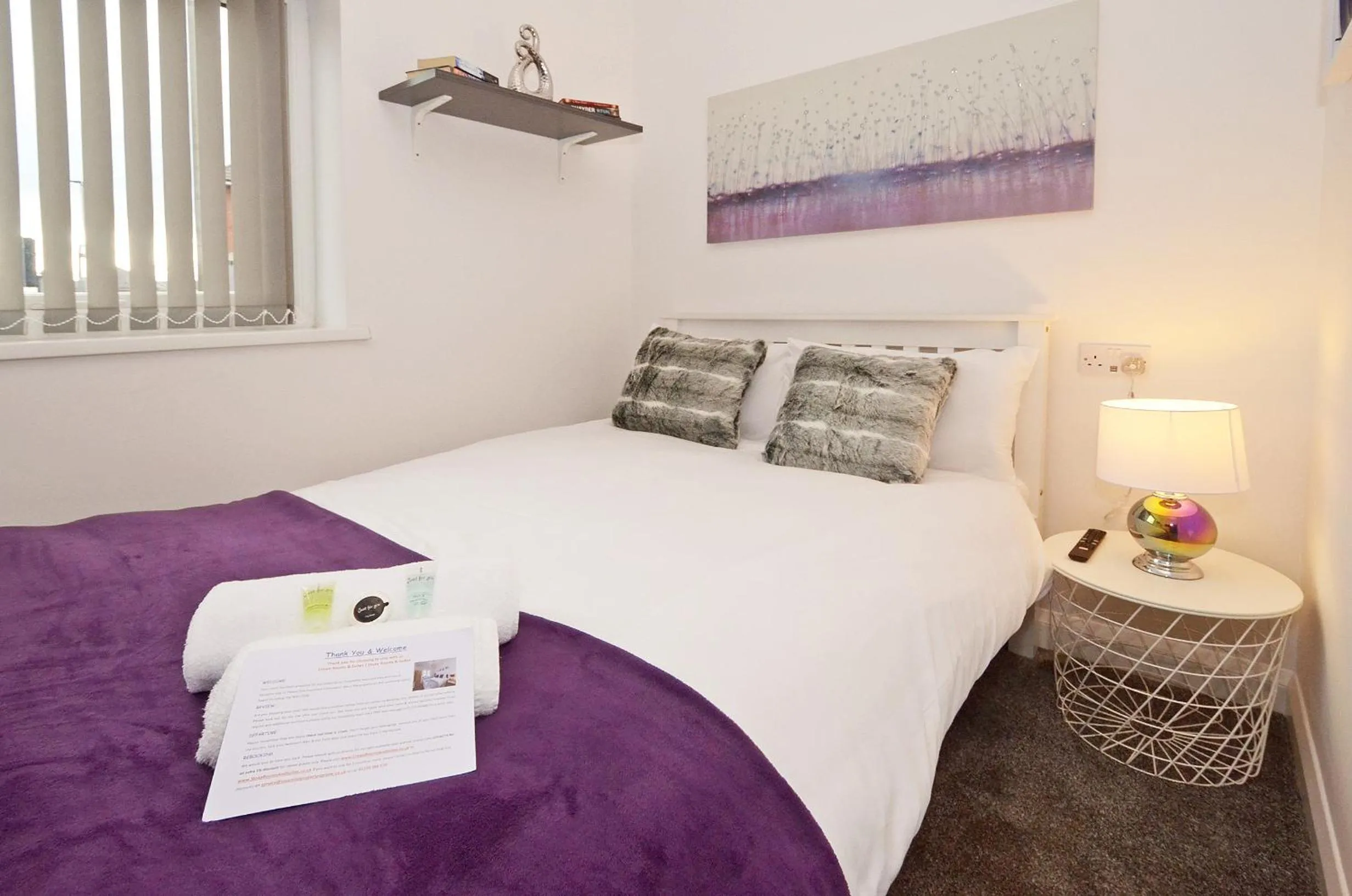 Bedroom, Bed in Townhouse PLUS @ 301 West Street Crewe