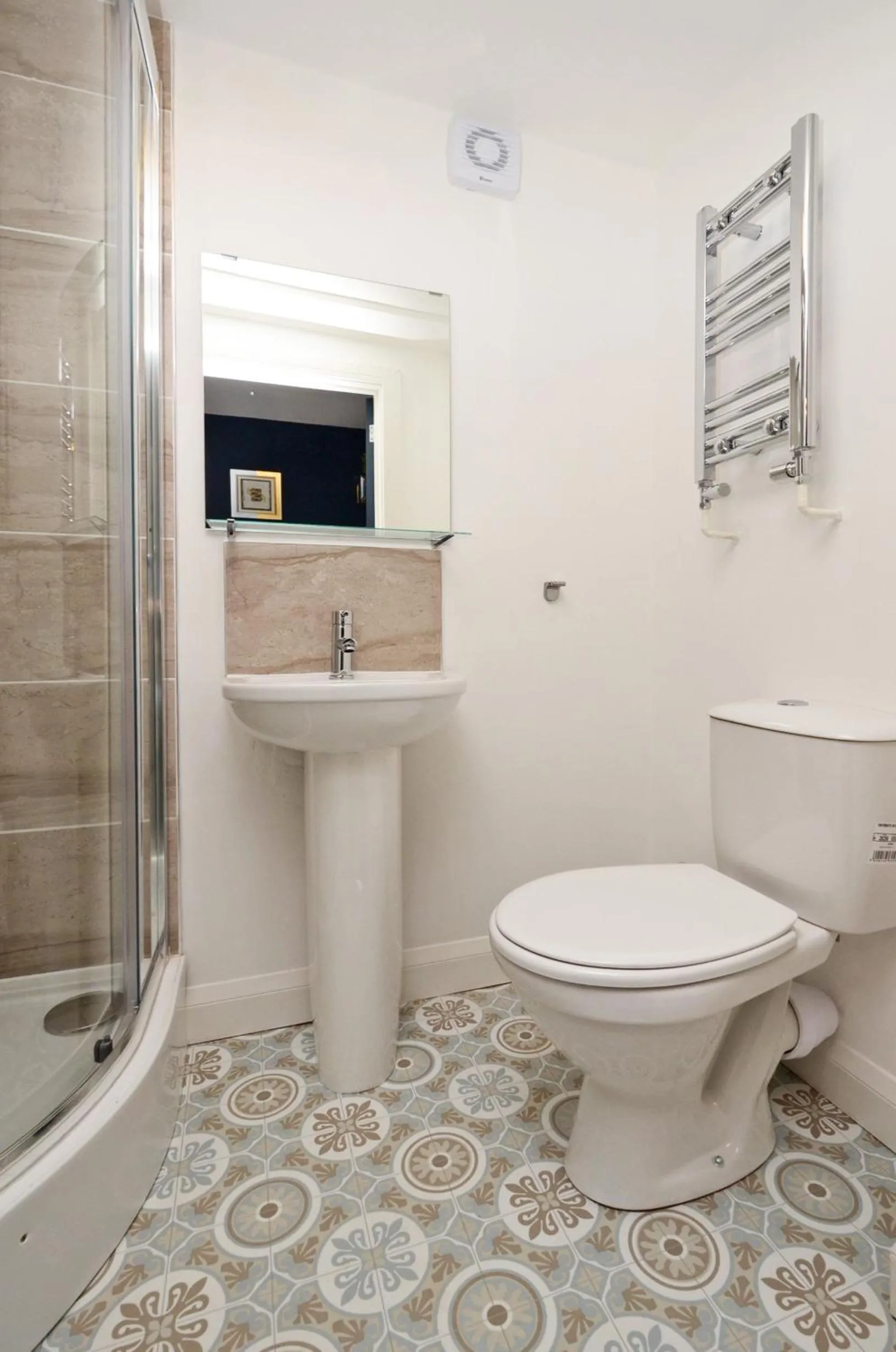 Bathroom in Townhouse PLUS @ 301 West Street Crewe